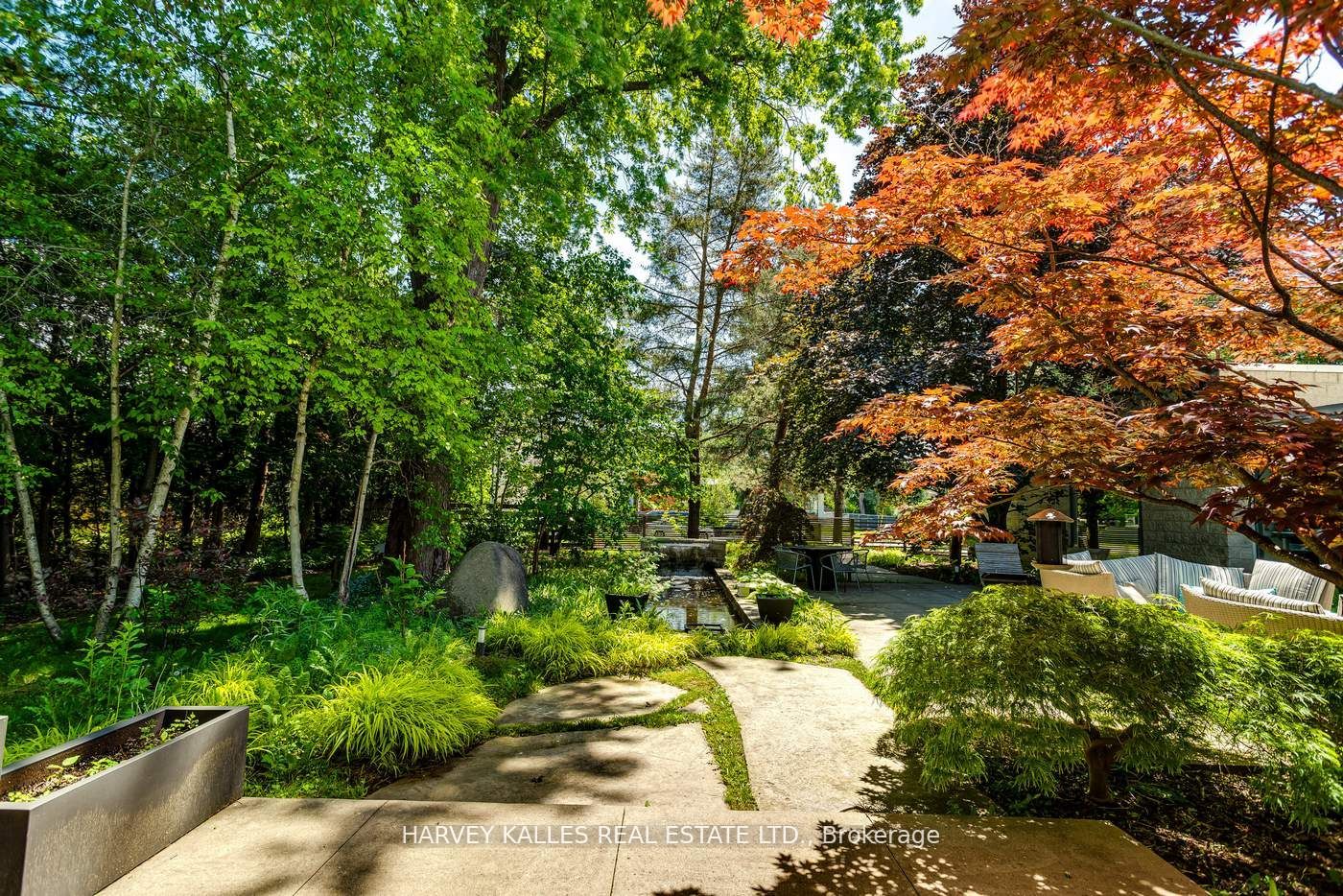 92 Westwood Lane