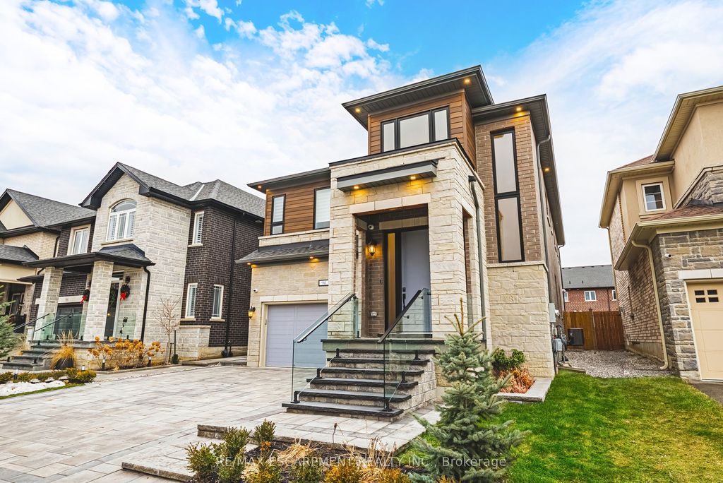 Photo of 90 Robertson Road, Hamilton, ON L9K 0H8 (MLS # X12824542)