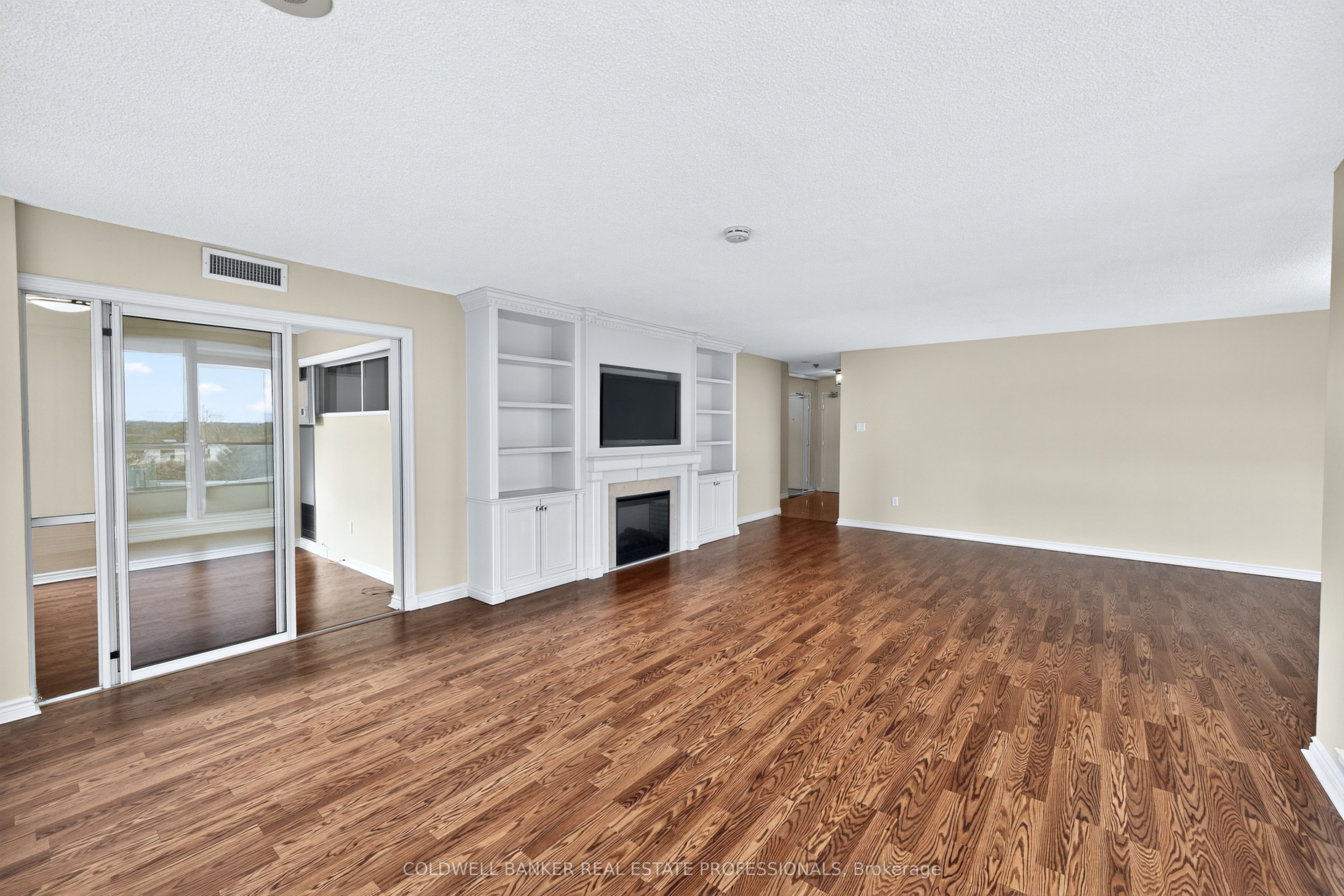 1 Clark Avenue W 503