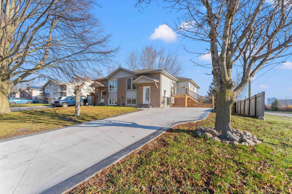Photo of 1 LOCKHART Gate, Clarington, ON L1C 4K9 (MLS # E12881246)