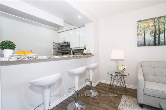 942 Yonge Street 312