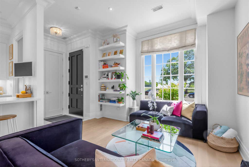 Photo of 288 St Clair Avenue W #TH1, Toronto, ON M4V 1S3 (MLS # C13593406)