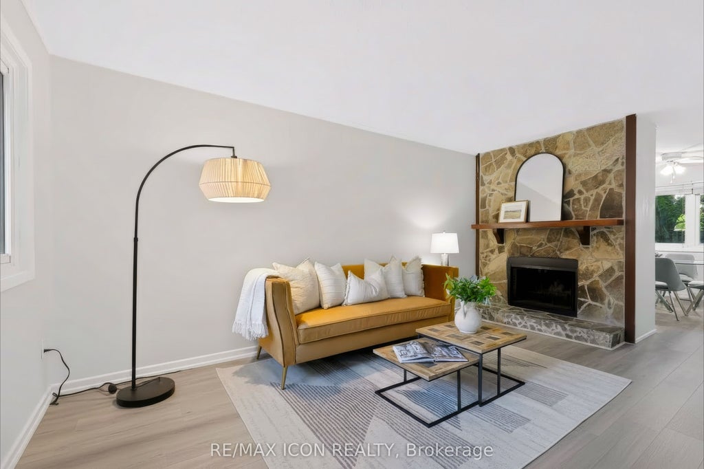 Photo of 121 University Avenue E #102, Waterloo, ON N2J 4J1 (MLS # X13886076)