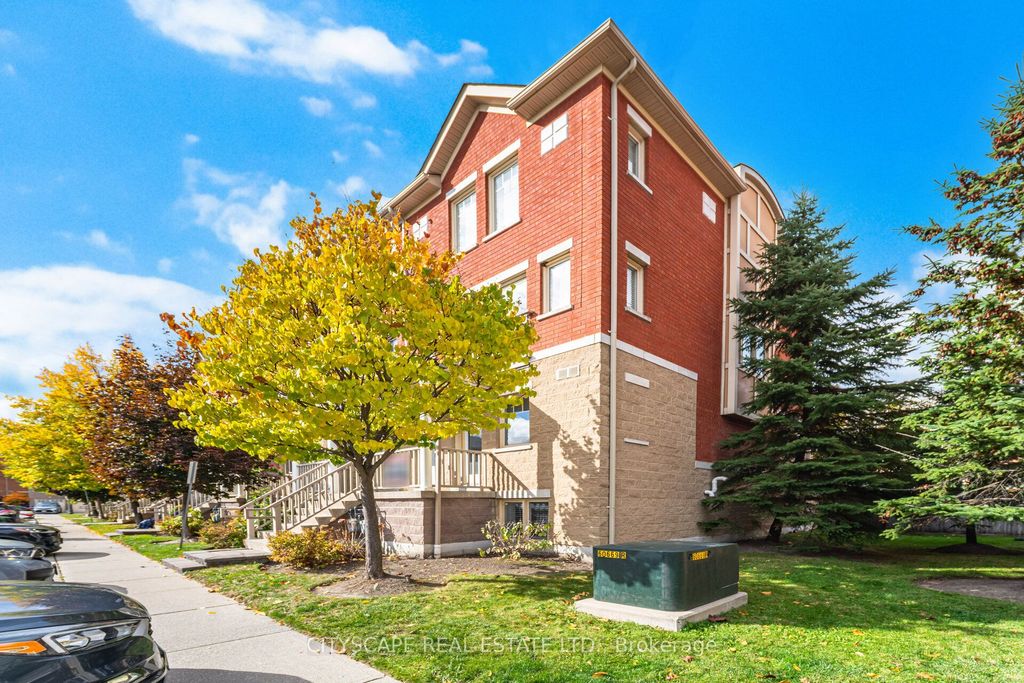 Photo of 5050 Intrepid Drive #14, Mississauga, ON L5M 0E5 (MLS # W12483109)