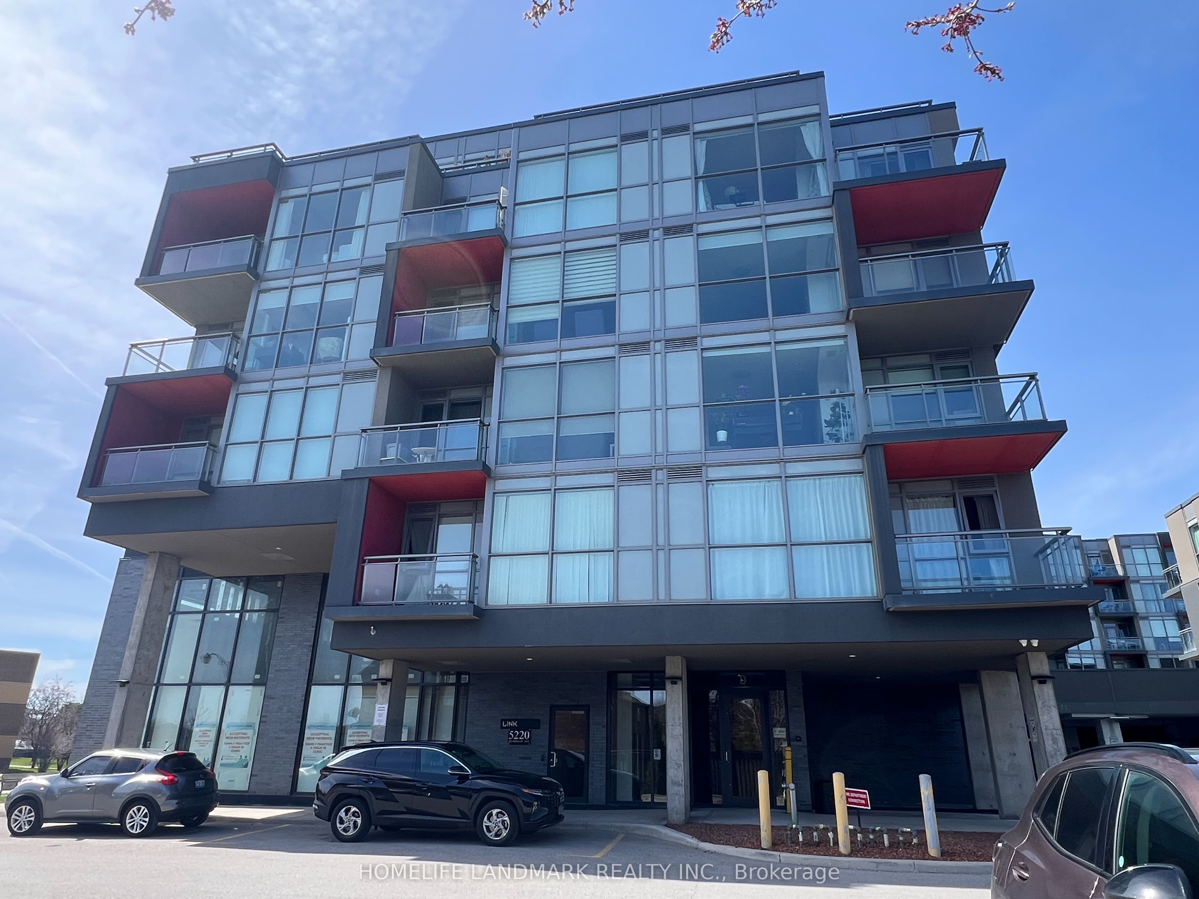 Photo 1 of 41 — 5220 Dundas Street D414, Burlington, ON L7L 0J4