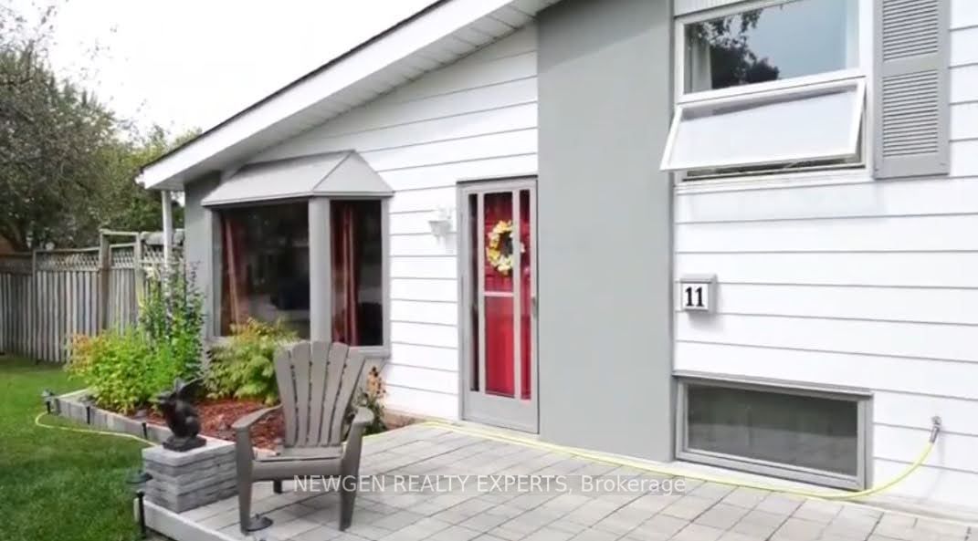 11 Lawrence Crescent