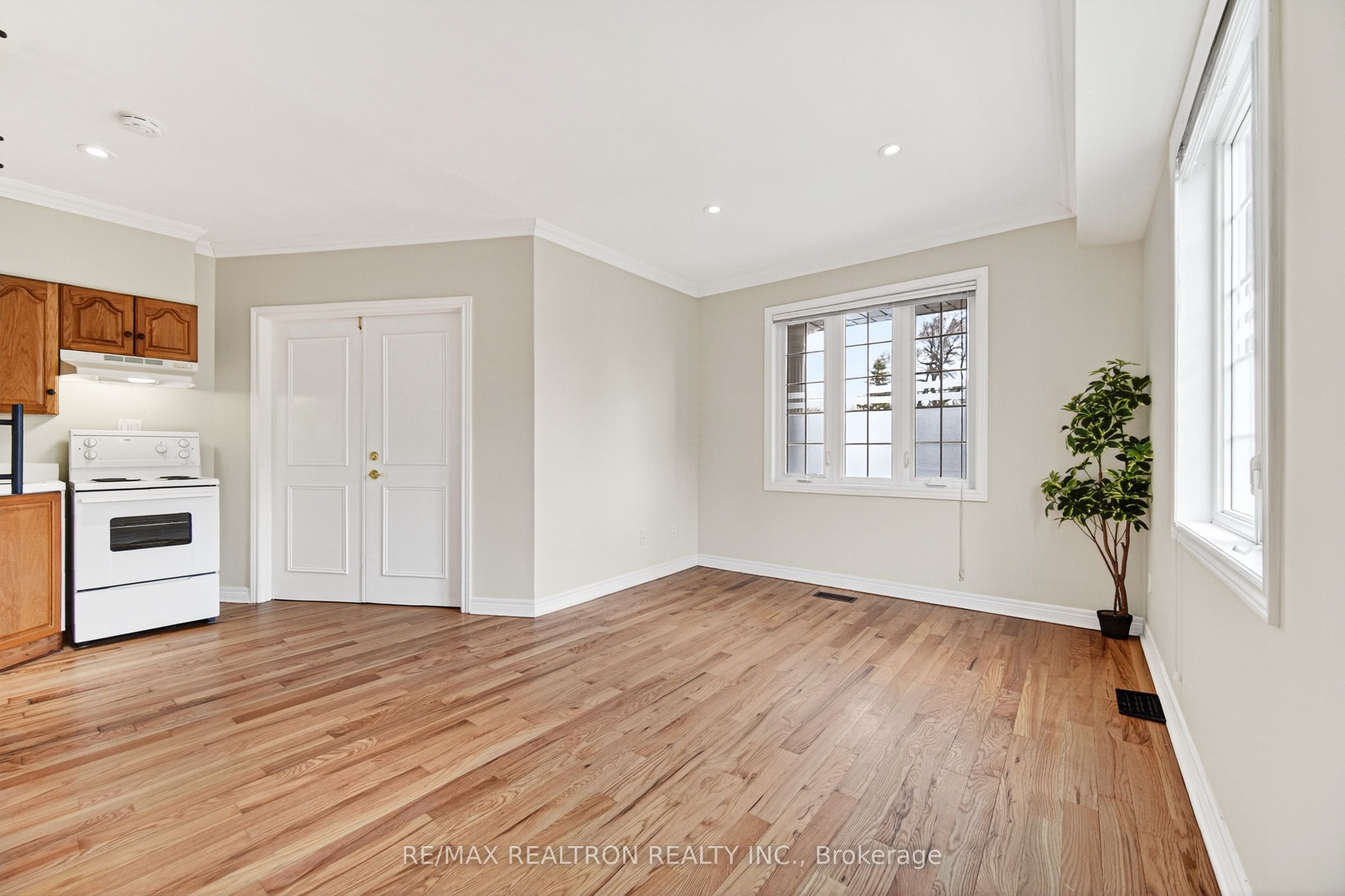 454 Donlands Avenue