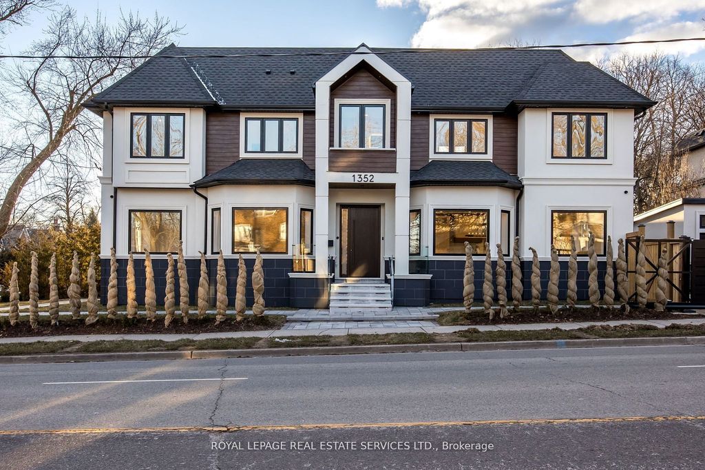 Photo of 1352 Mount Pleasant Road, Toronto, ON M4N 2T5 (MLS # C13099032)