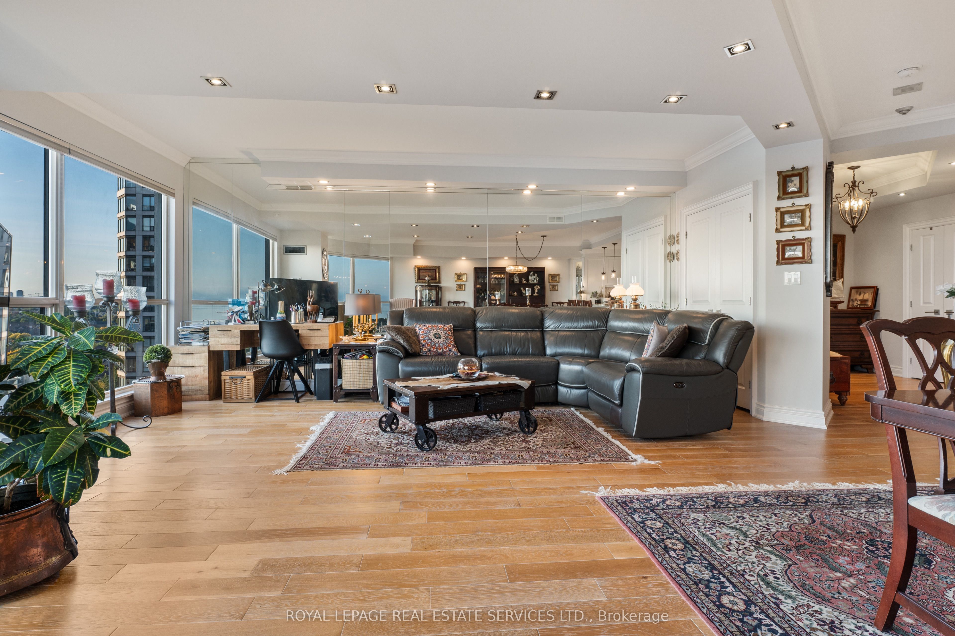 2267 Lake Shore Boulevard W 1304