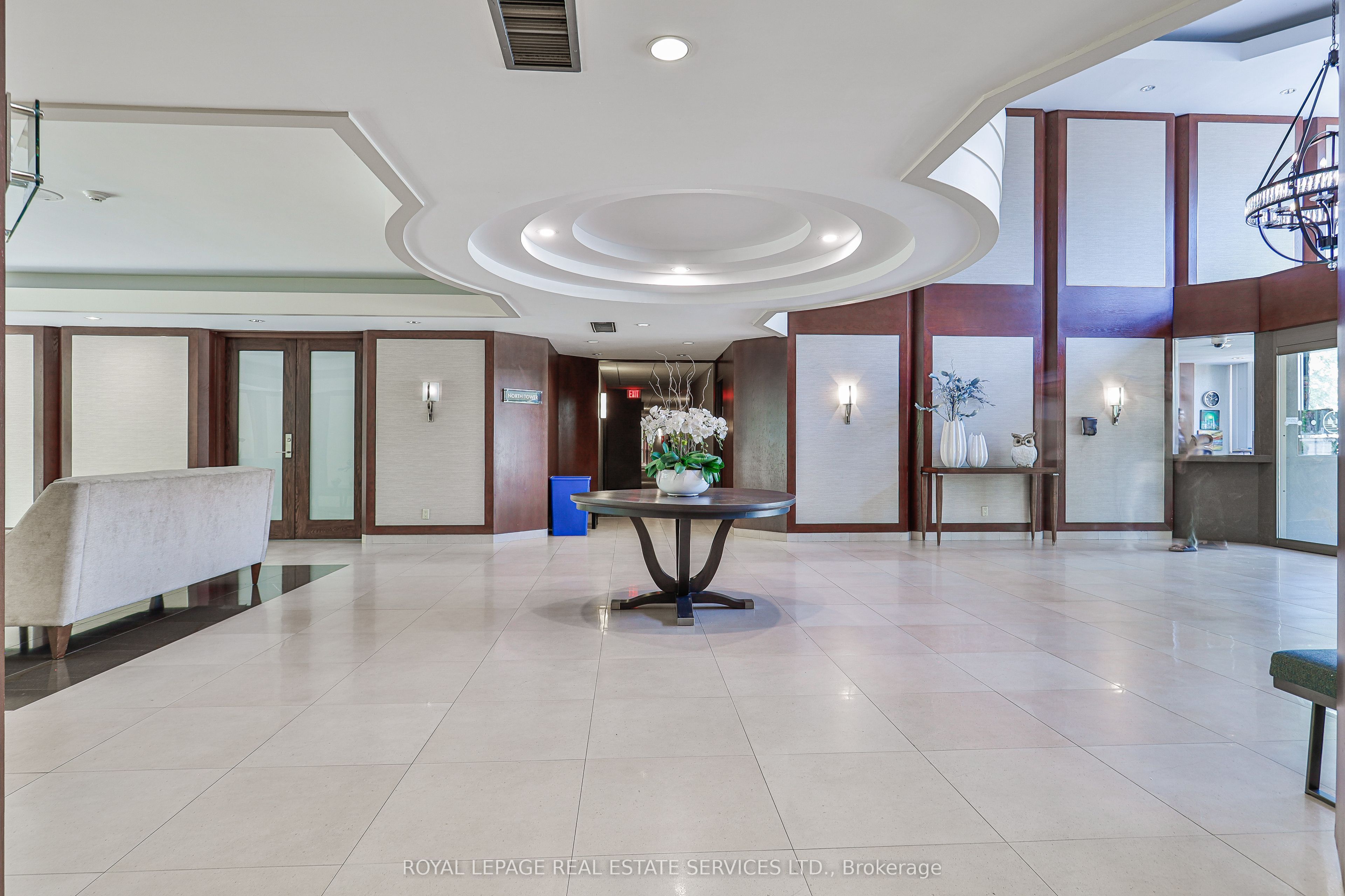 2267 Lake Shore Boulevard W 1304