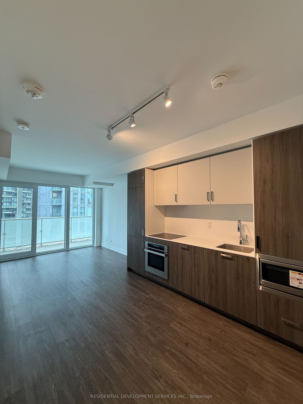 Photo of 88 Queen Street #815, Toronto, ON M5C 0B6 (MLS # C13501658)