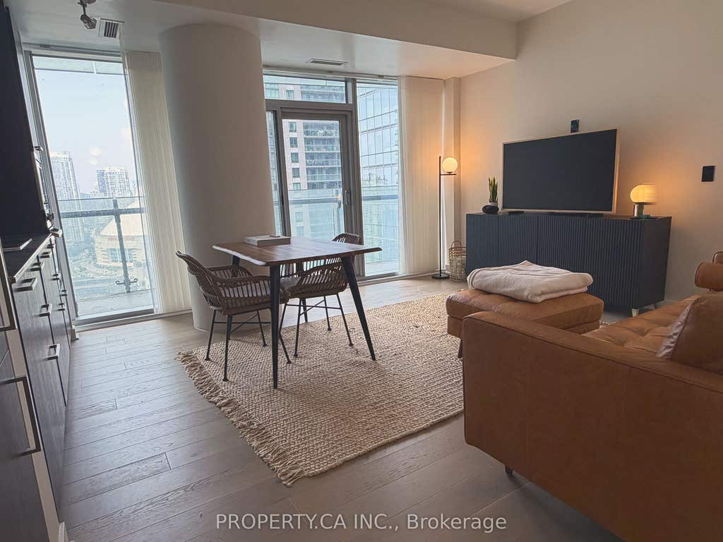 Photo of 14 York Street #2308, Toronto, ON M5J 0A9 (MLS # C13671894)