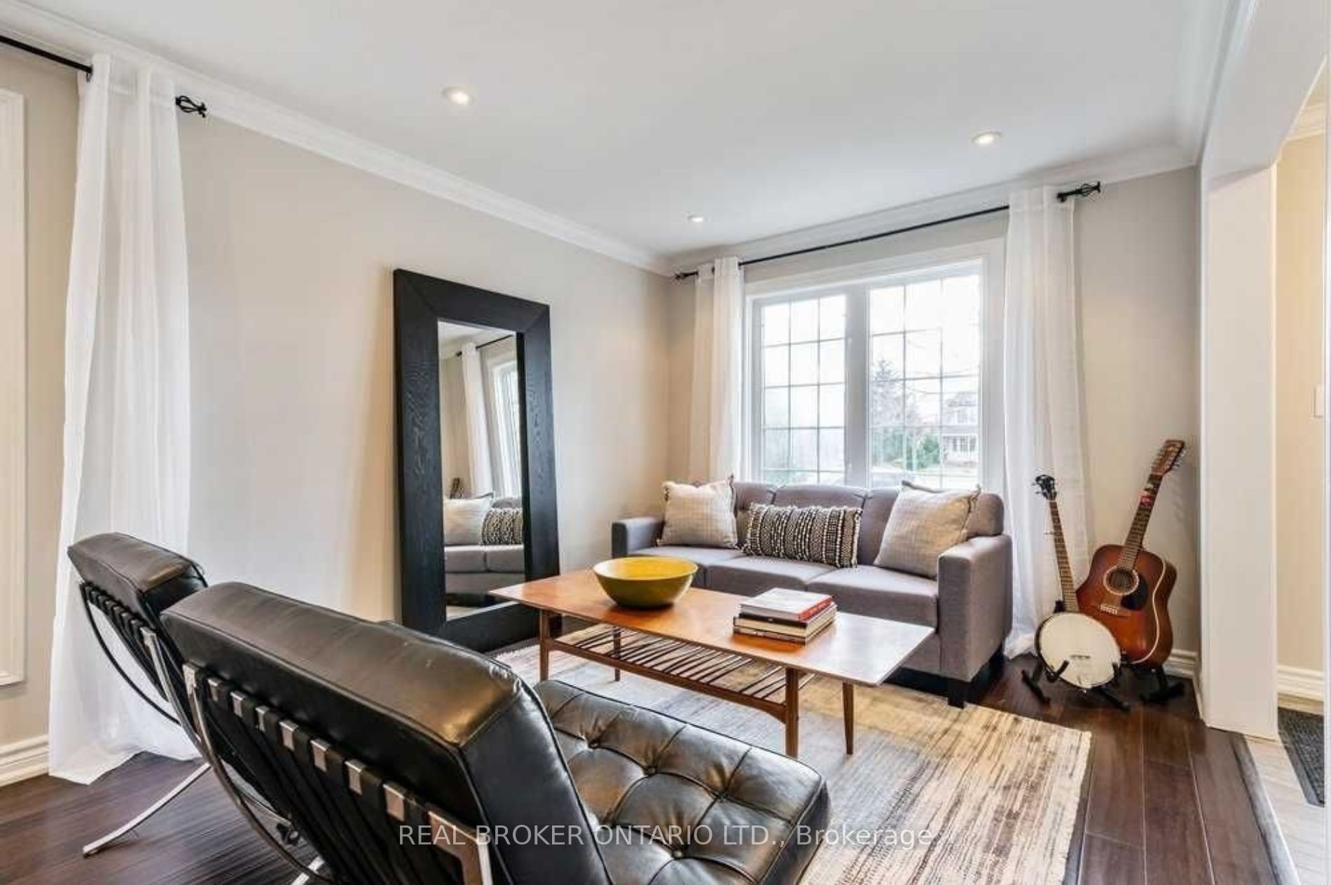 2369 Proudfoot Trail