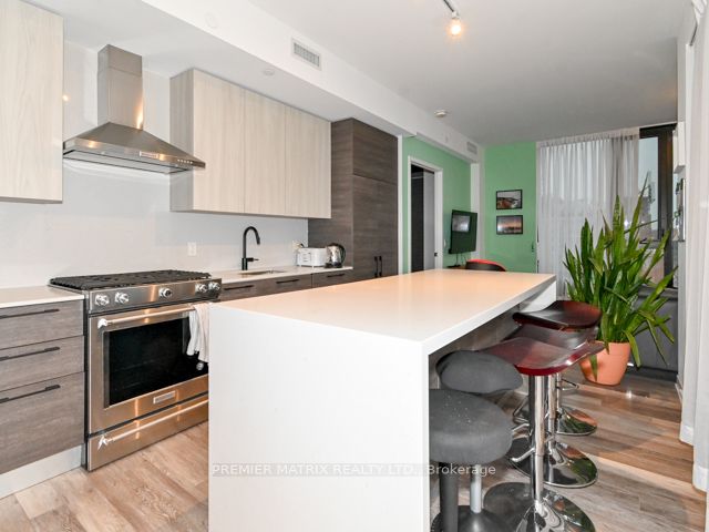 2118 Bloor Street W 505