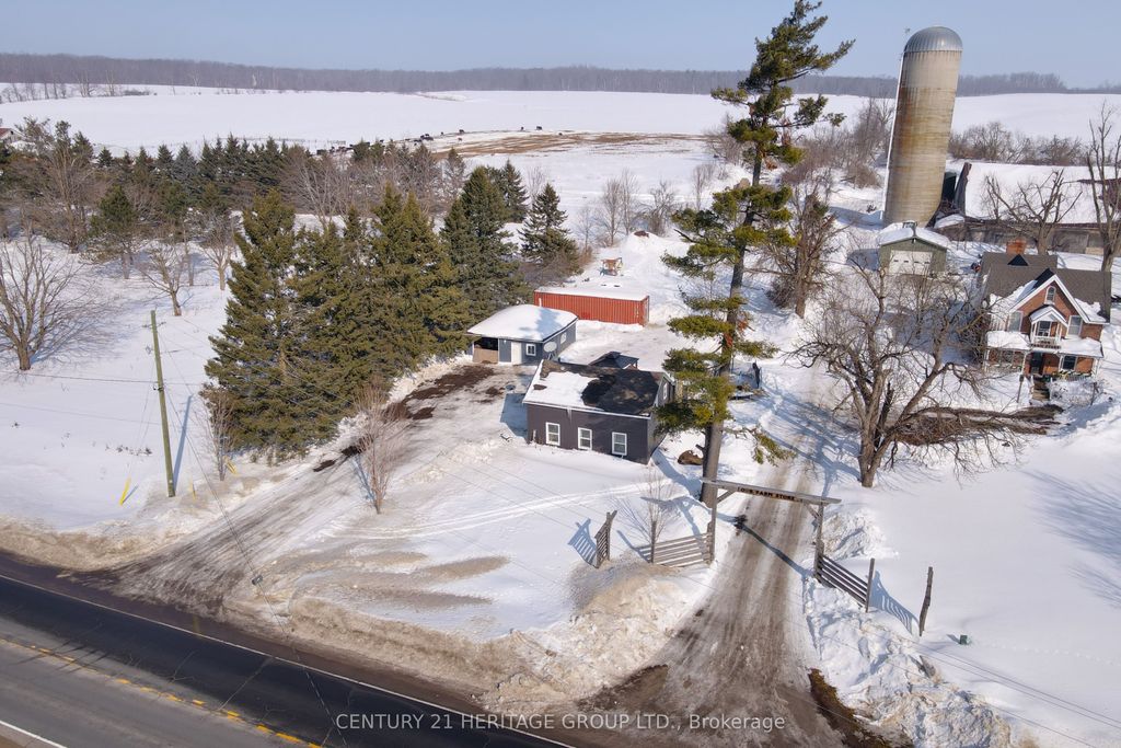 Photo of 1945 Penetanguishene Road, Oro-Medonte, ON L4M 4Y8 (MLS # S12830926)