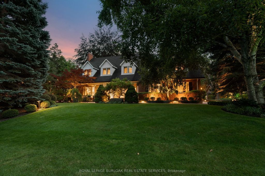 Photo of 166 Maple Grove Drive, Oakville, ON L6J 4V1 (MLS # W12477350)