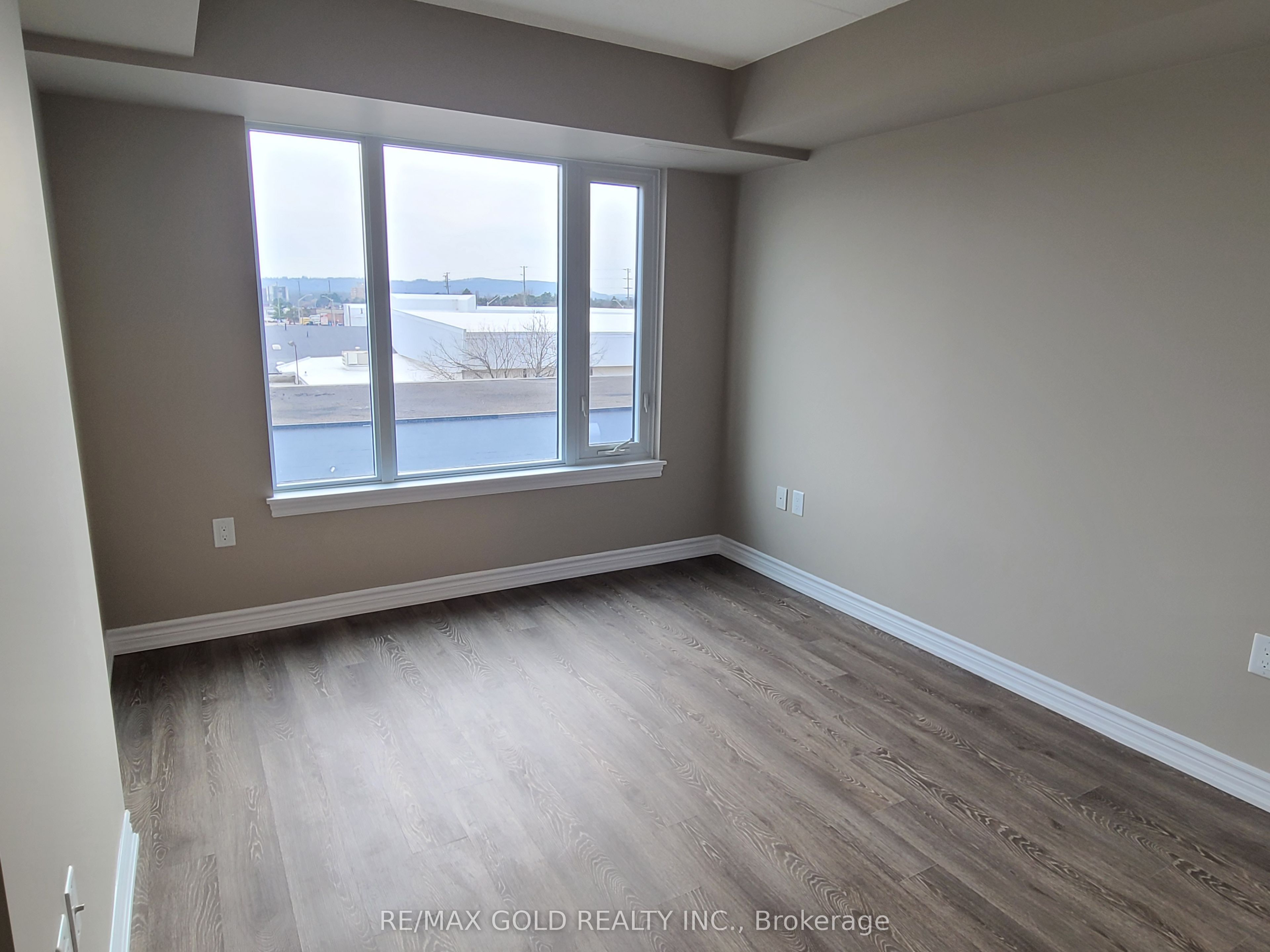 716 Main Street E 309