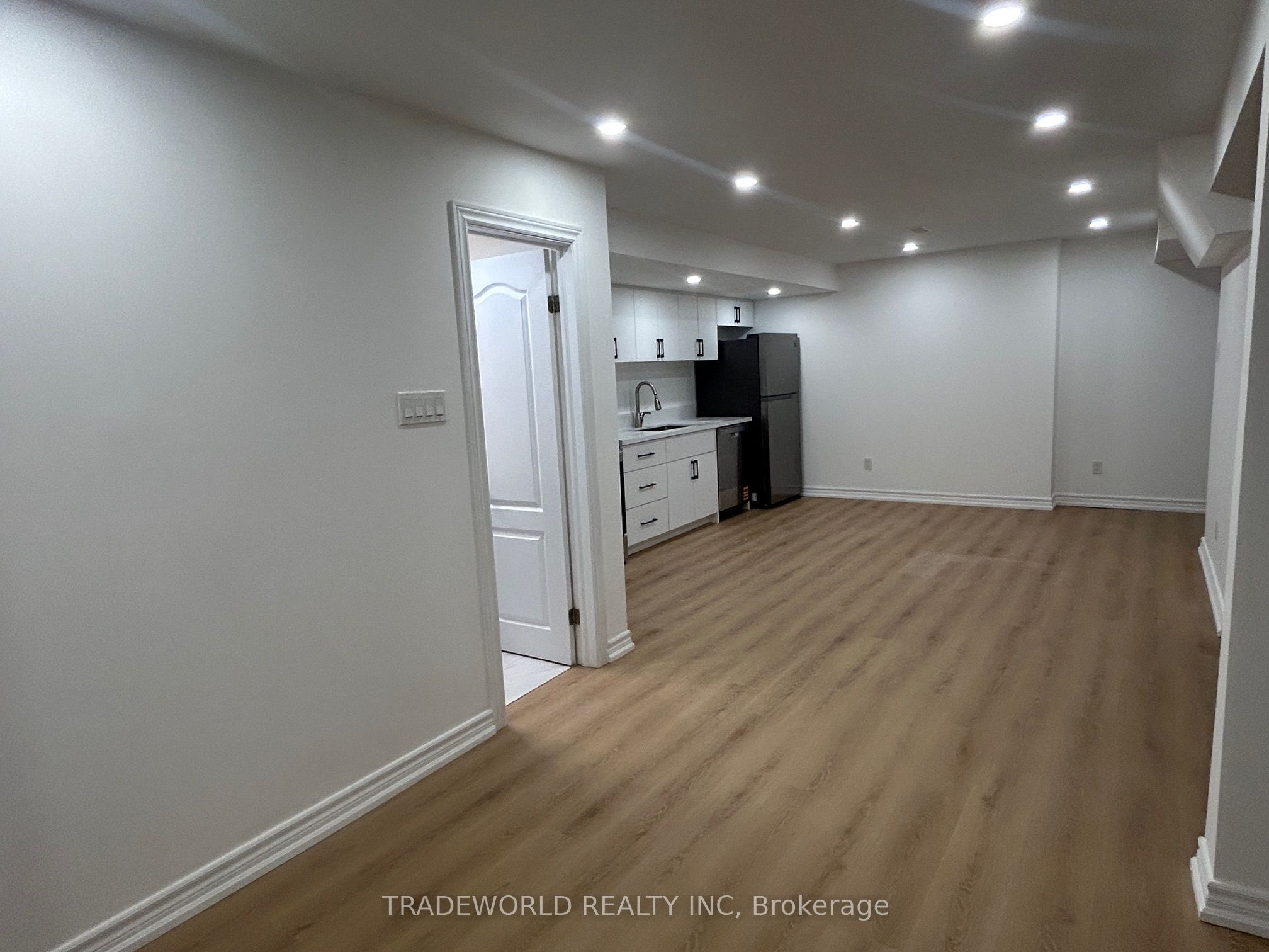 142 Shady Oaks Avenue Basement Unit