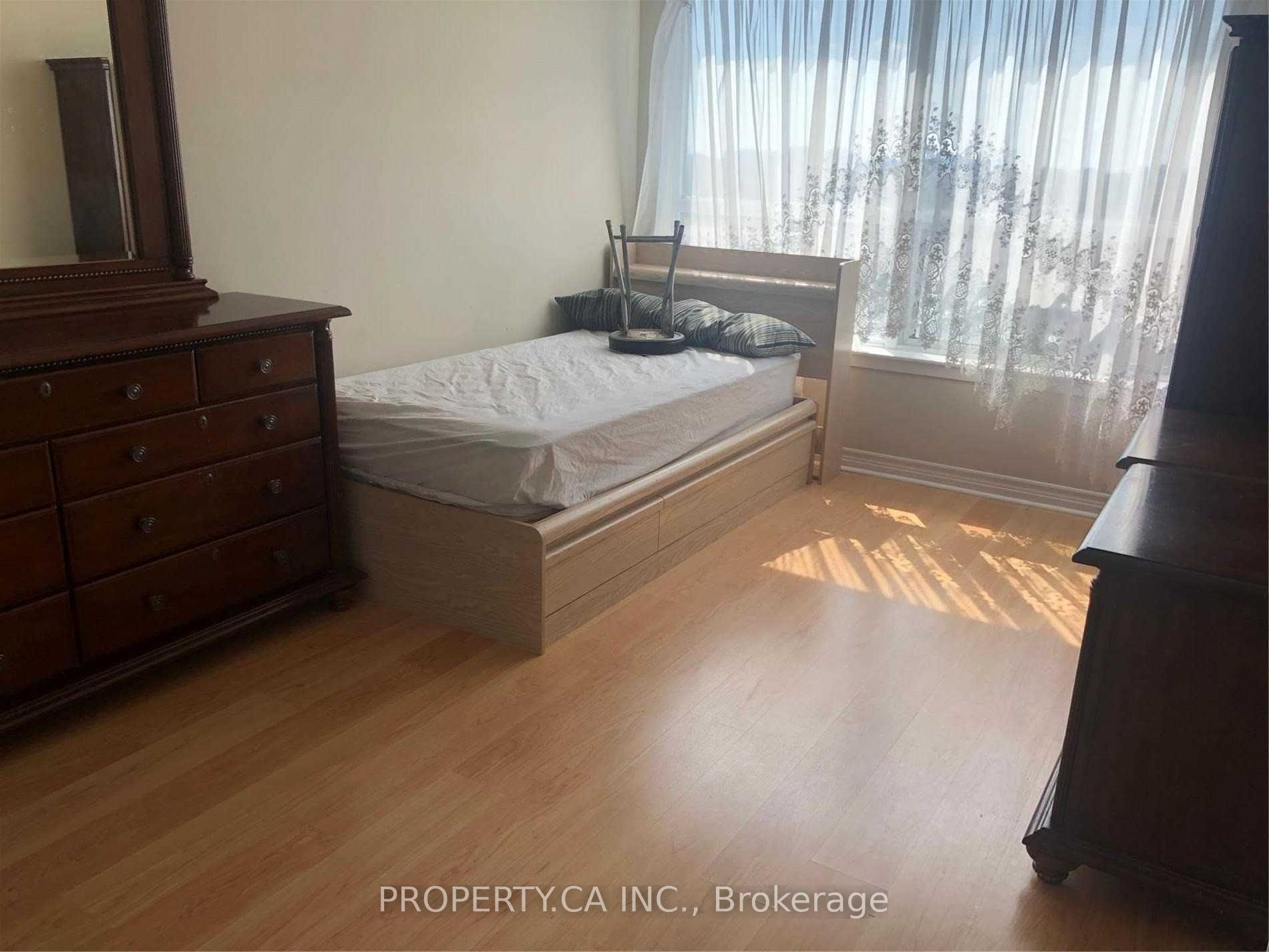 15 North Park Road 817