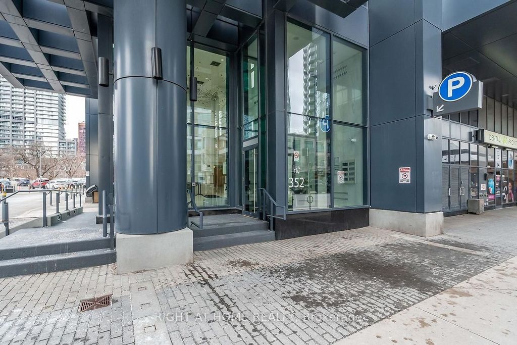 Photo of 352 Front Street W #512, Toronto, ON M5V 1B5 (MLS # C12435823)