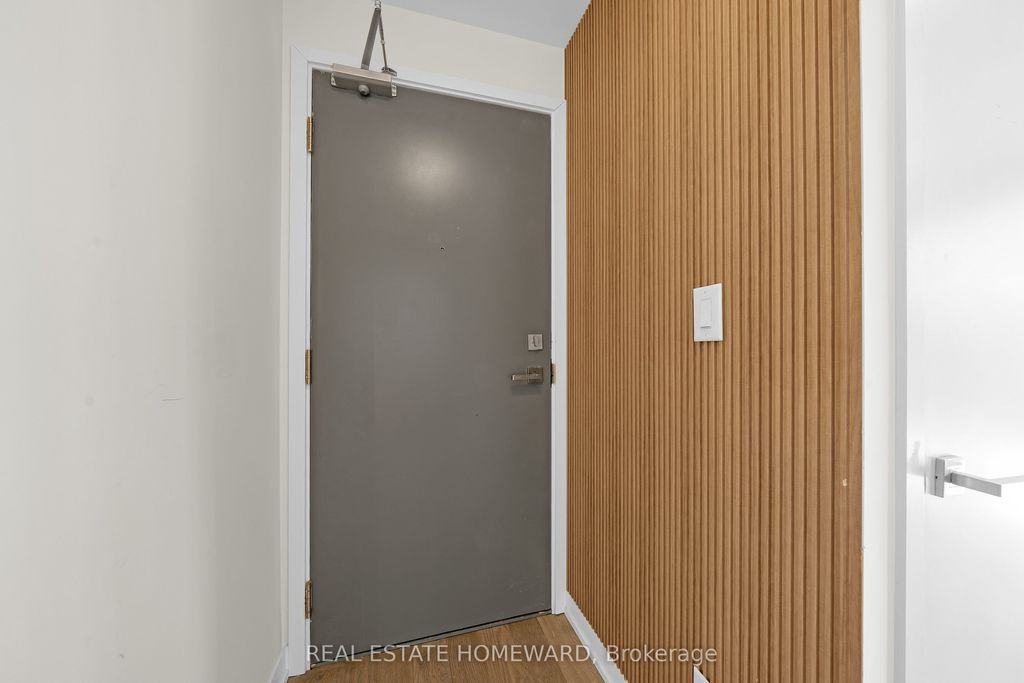 Photo of 17 Dundonald Street #1607, Toronto, ON M4Y 1K3 (MLS # C12903896)