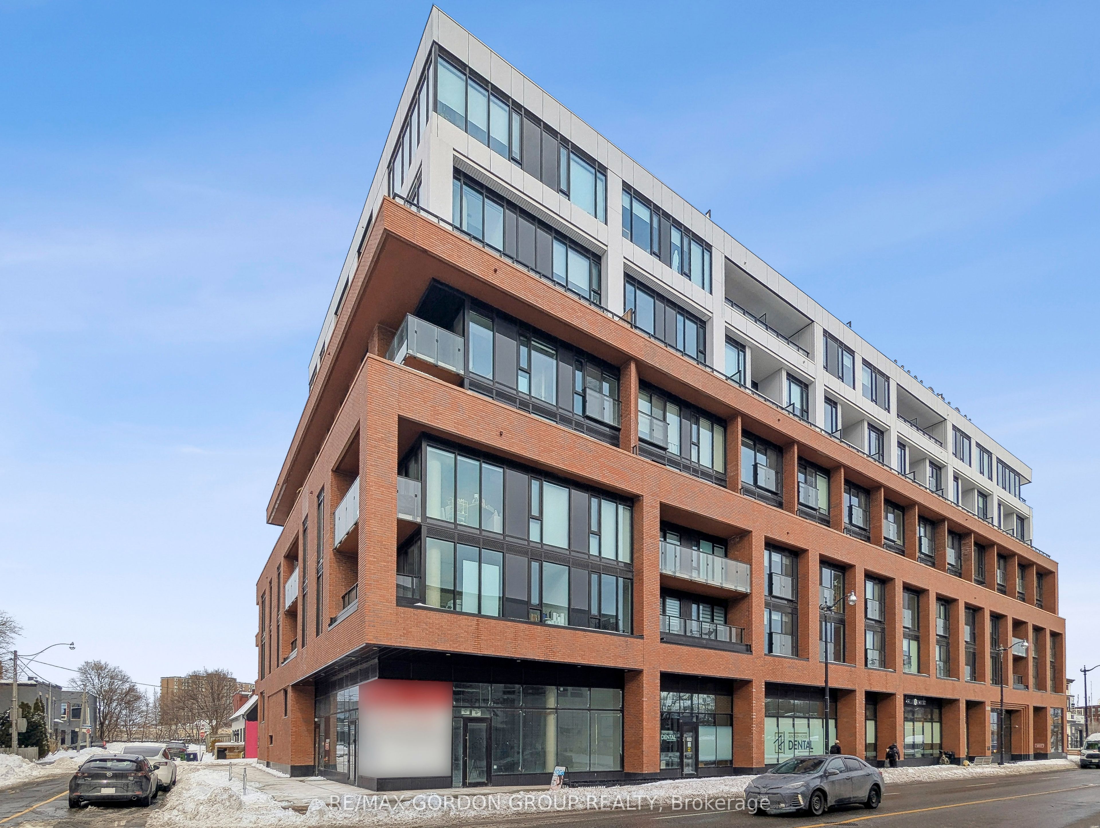 2720 Dundas Street W 423