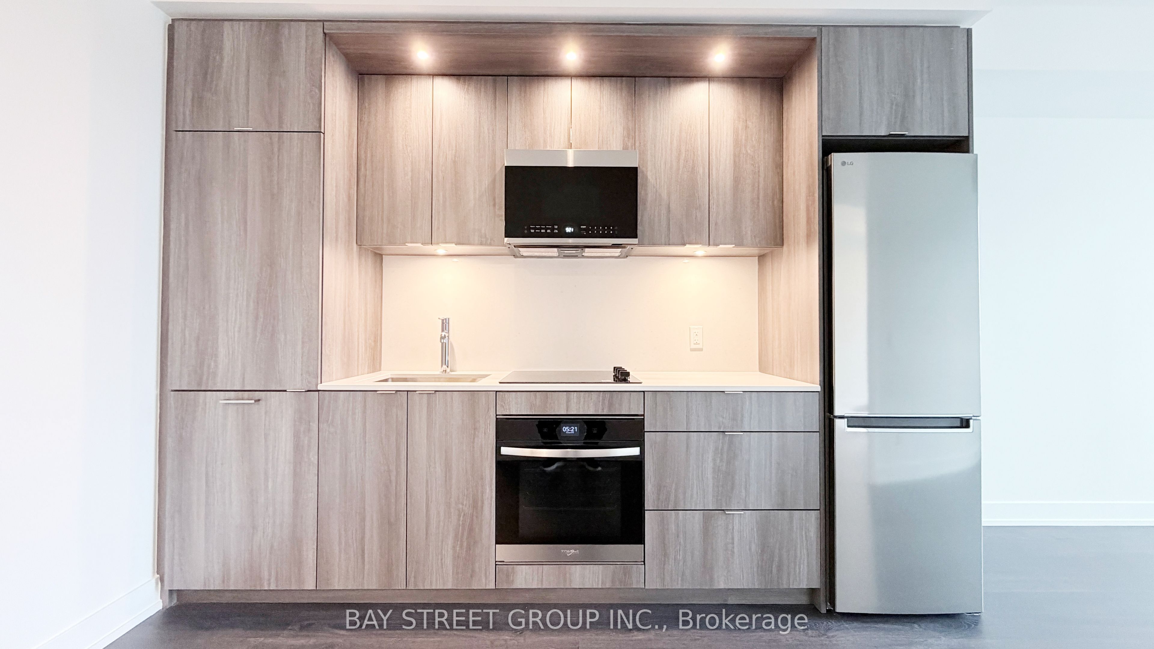 60 Central Park Roadway N/A 607