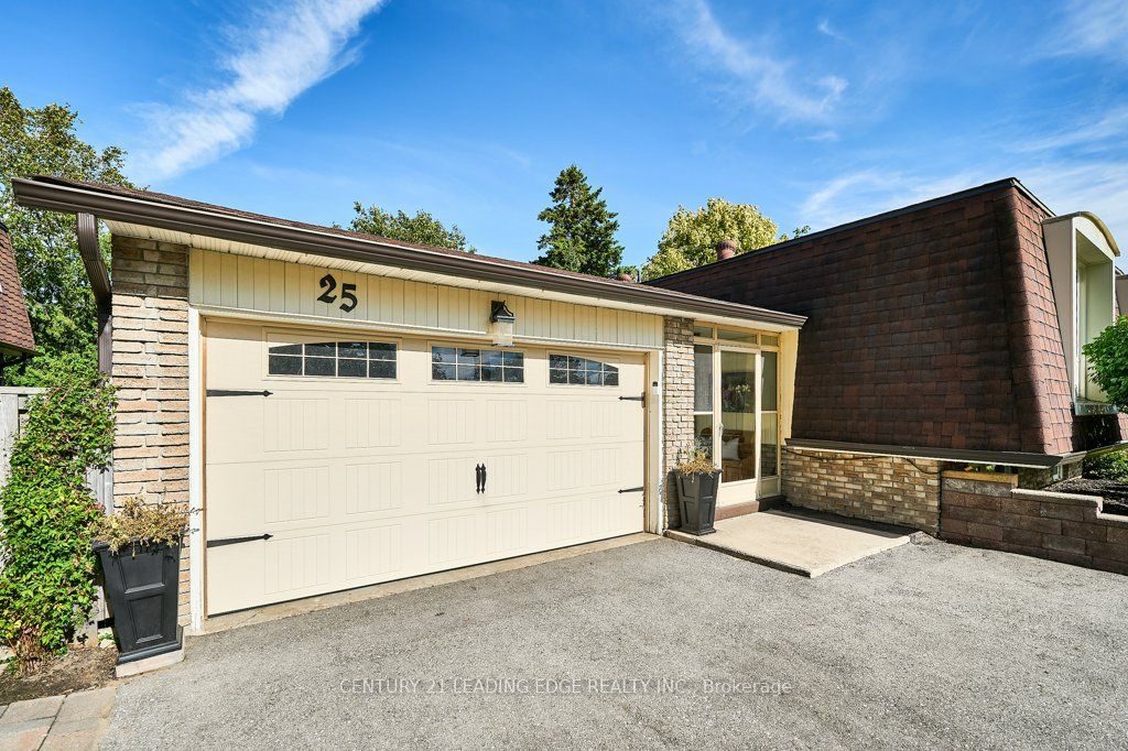 Photo of 25 Eileen Drive, Barrie, ON L4N 4M5 (MLS # S12549684)