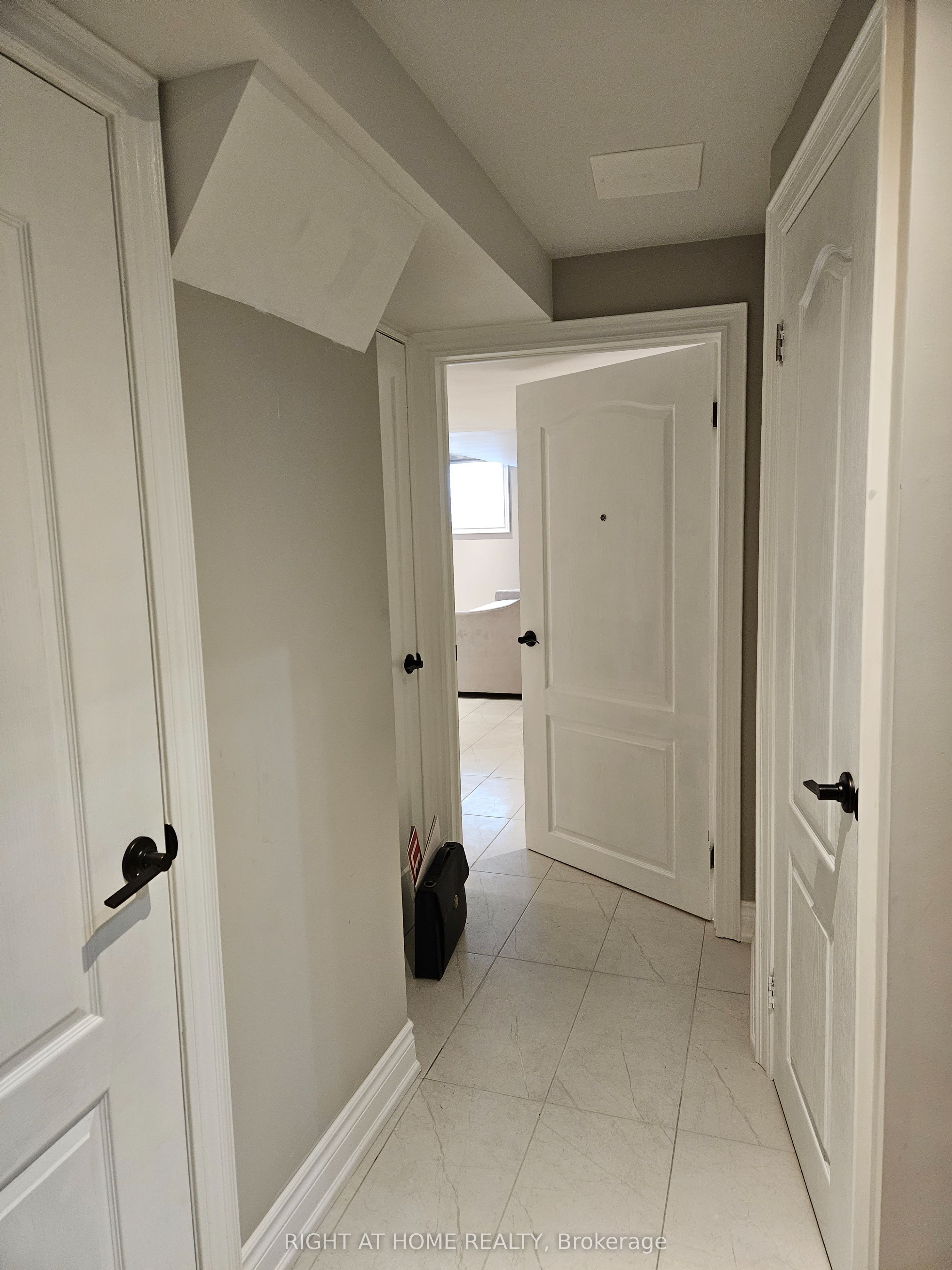 121 Badessa Circle Lower