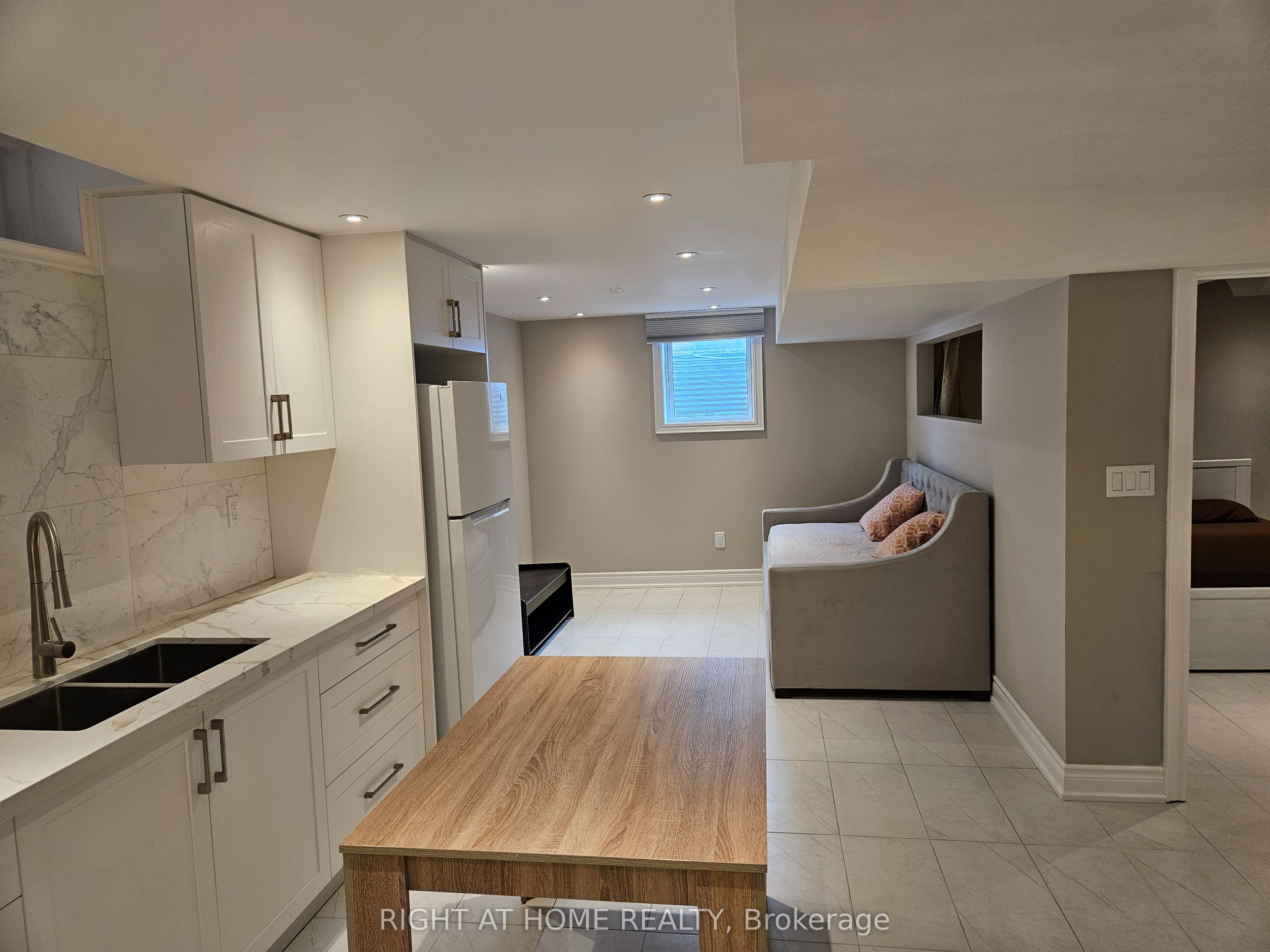 121 Badessa Circle Lower