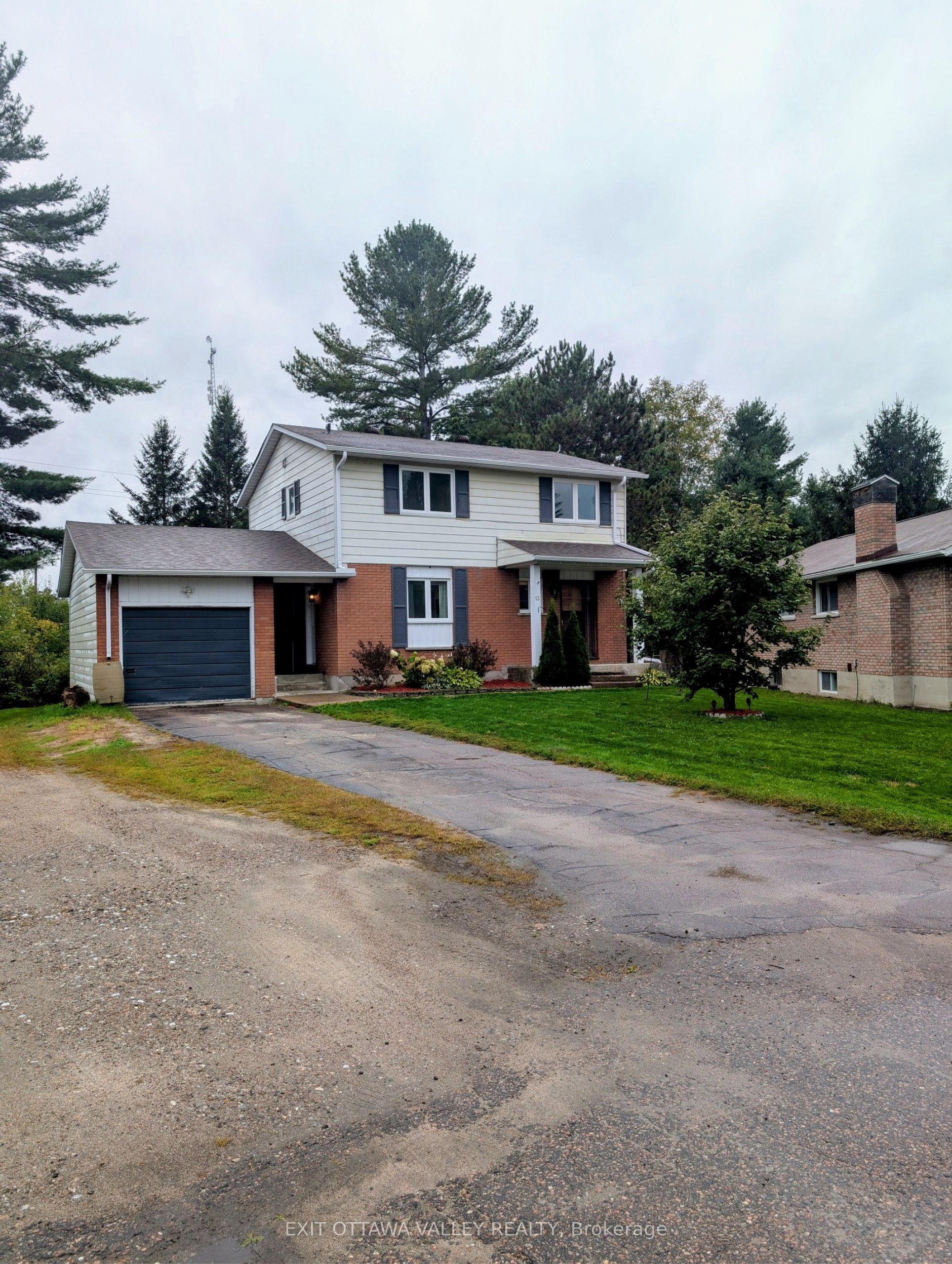 13 Tamarack Street - Photo 2