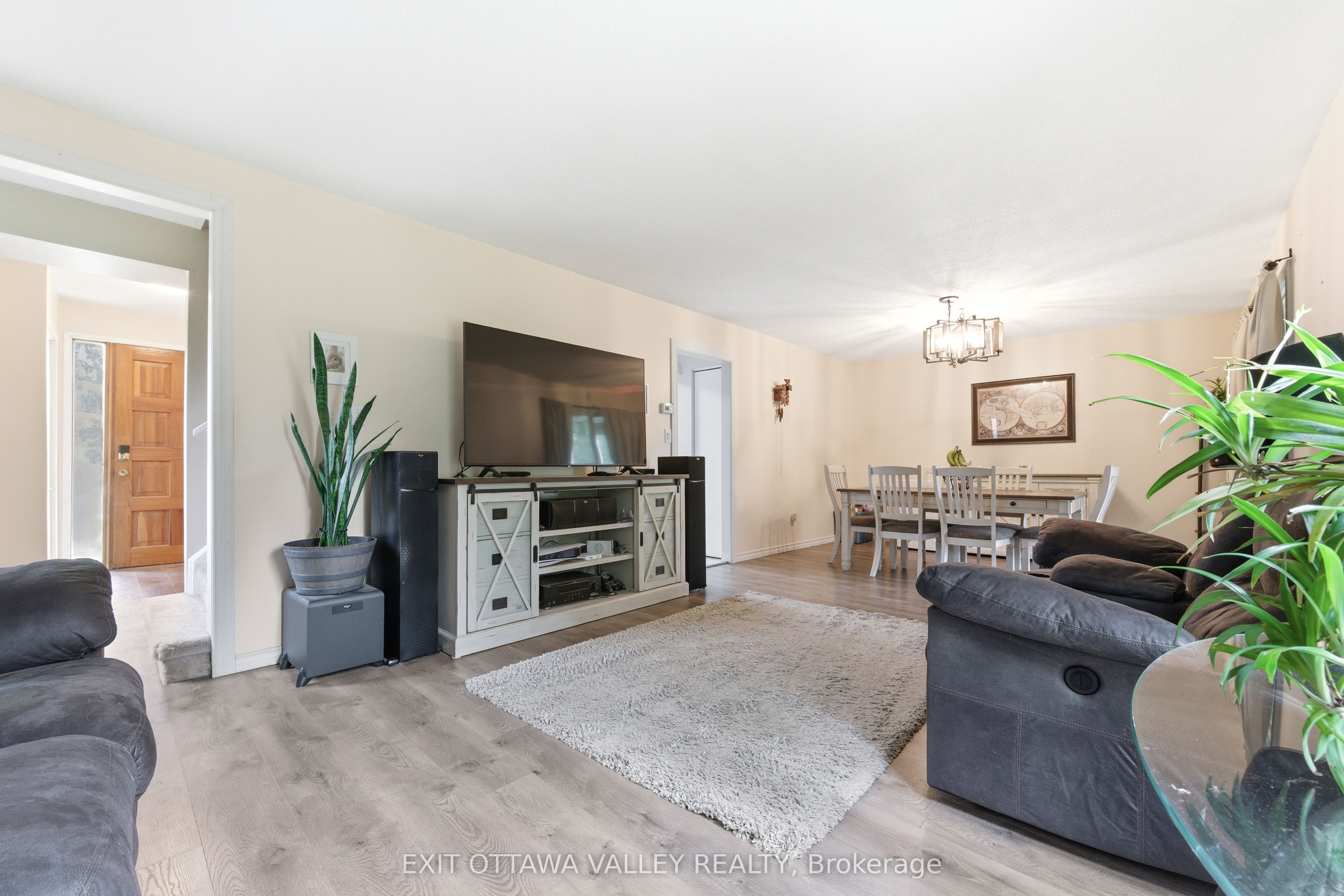 13 Tamarack Street - Photo 3