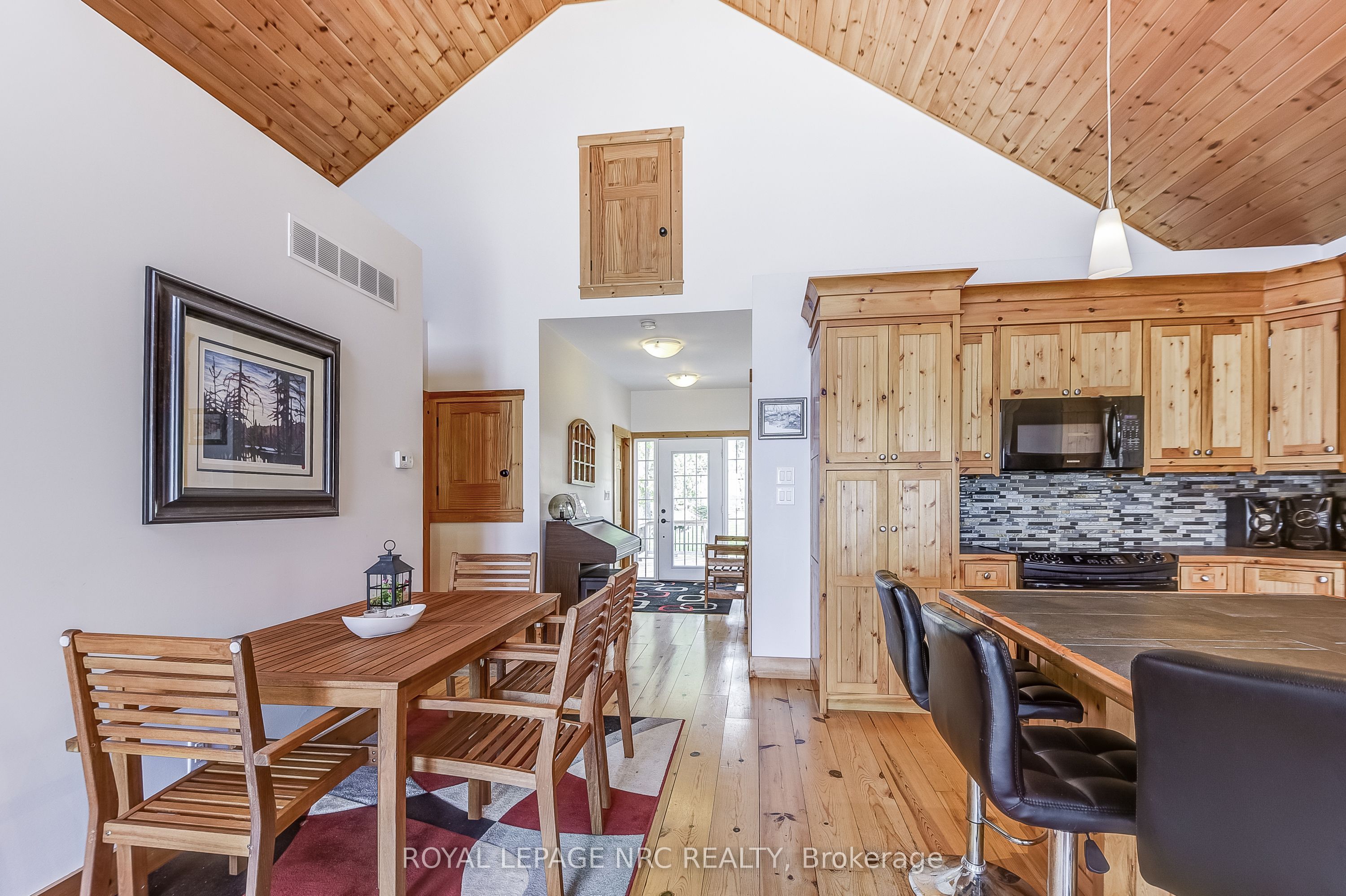 10849 Lakeshore Road W