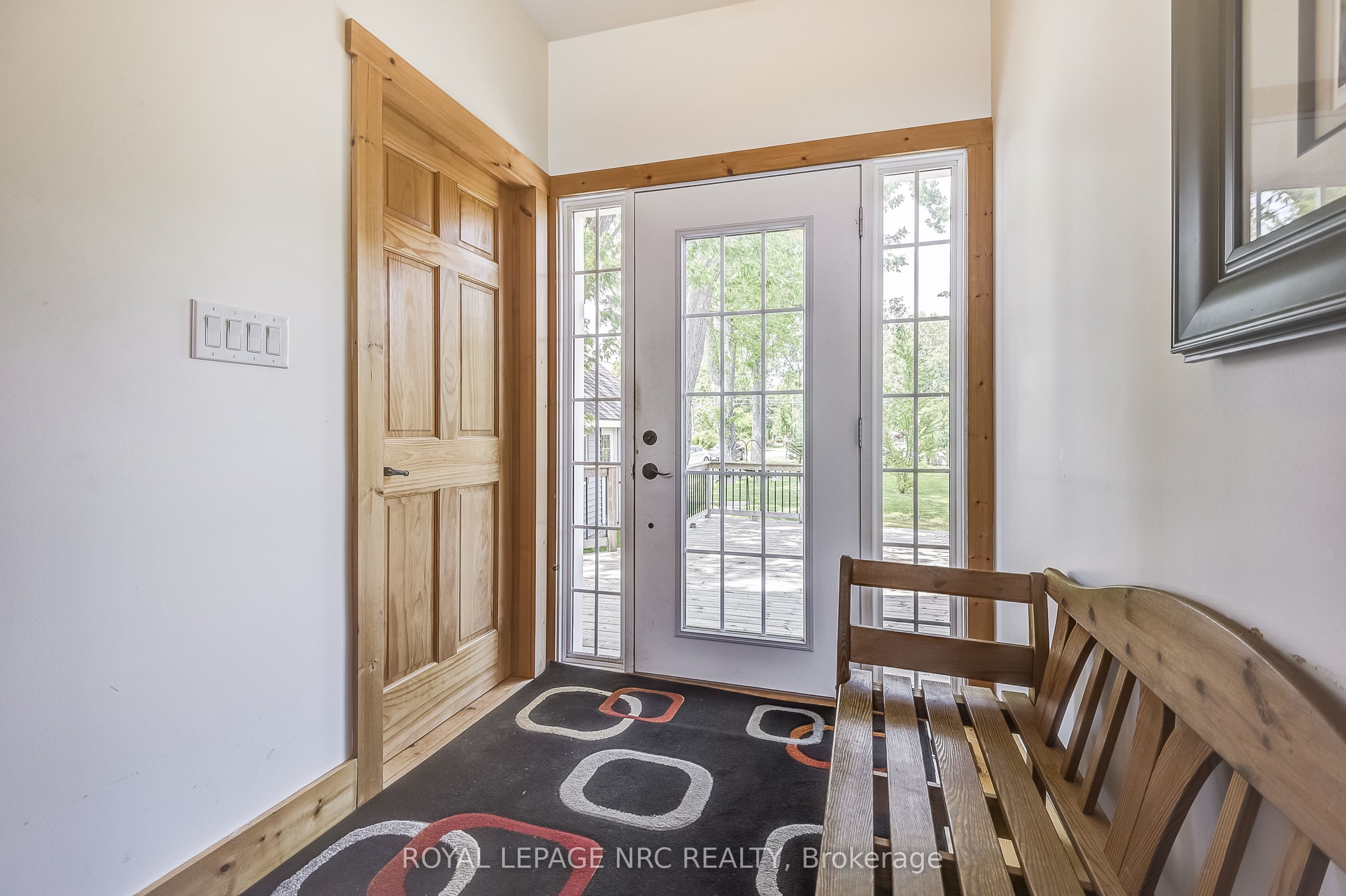 10849 Lakeshore Road W
