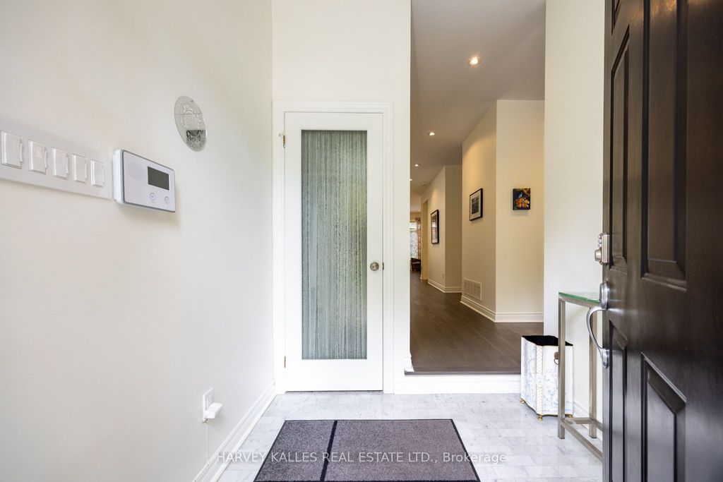 Photo of 8 Weetwood Street, Toronto, ON M5M 4C8 (MLS # C12415216)