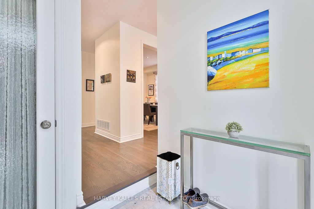 Photo of 8 Weetwood Street, Toronto, ON M5M 4C8 (MLS # C12415216)