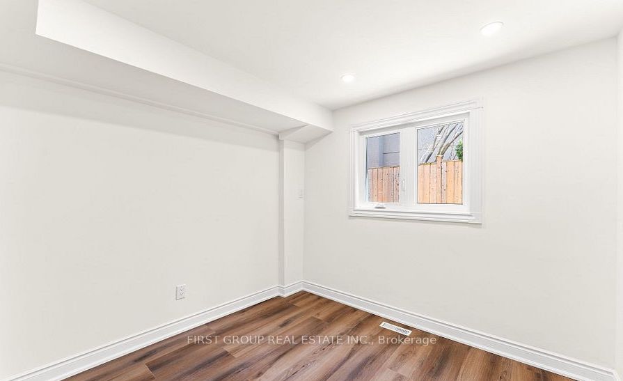 3193 Cawthra Road Bsmt