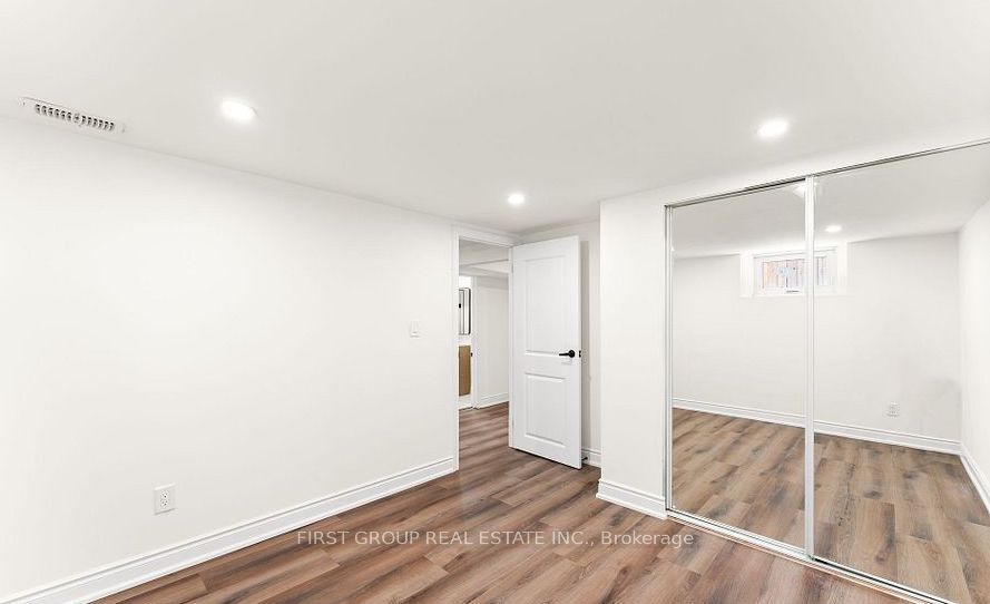 3193 Cawthra Road Bsmt