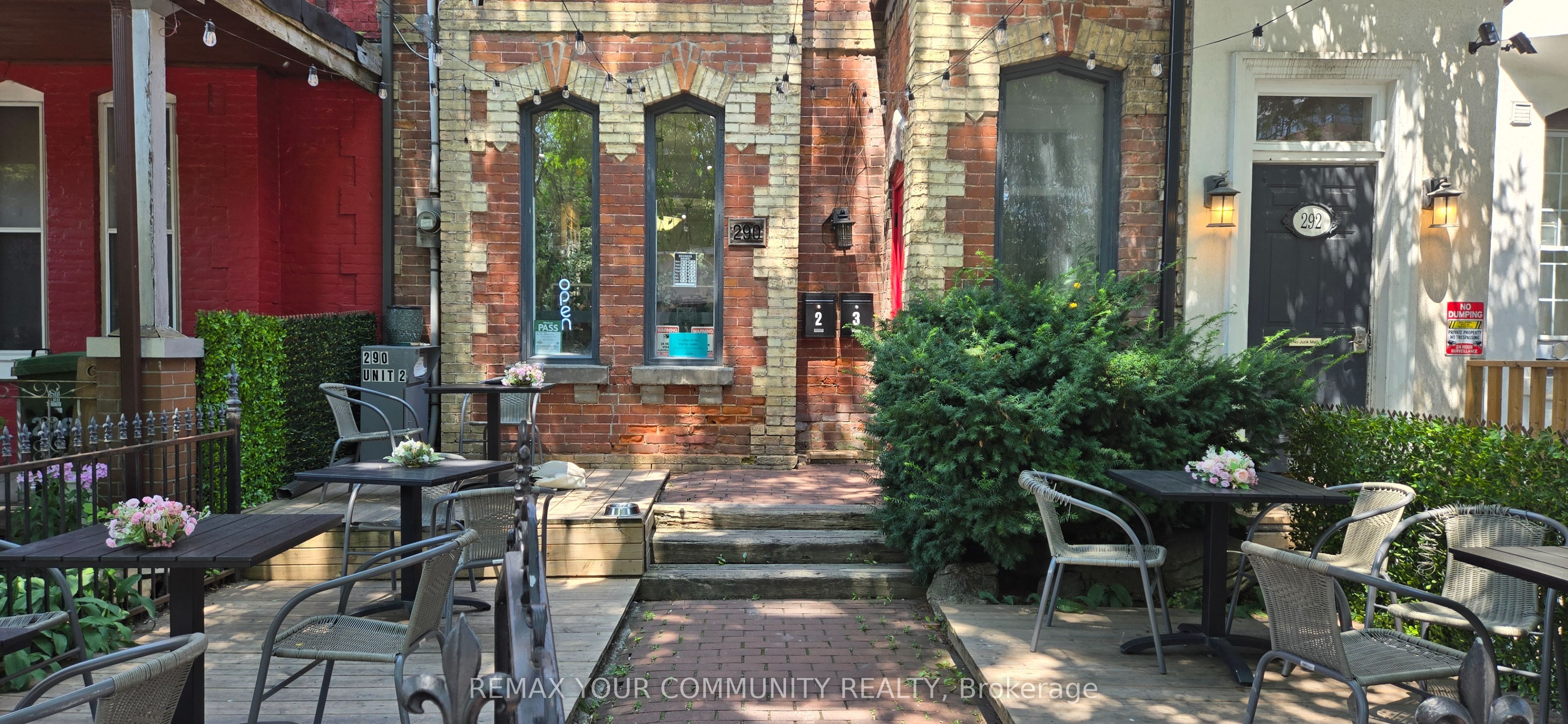 290 Gerrard Street E