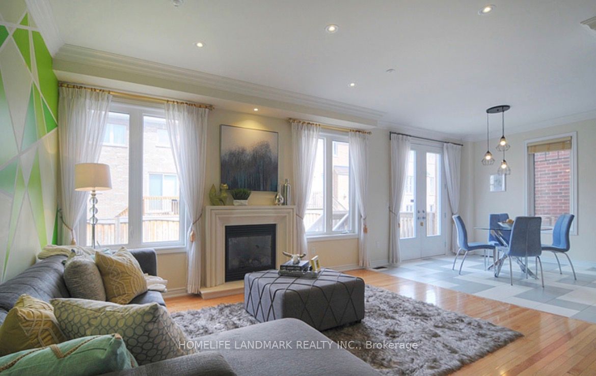 8 Farmhouse Crescent