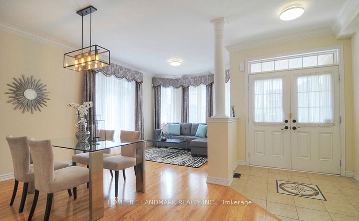8 Farmhouse Crescent