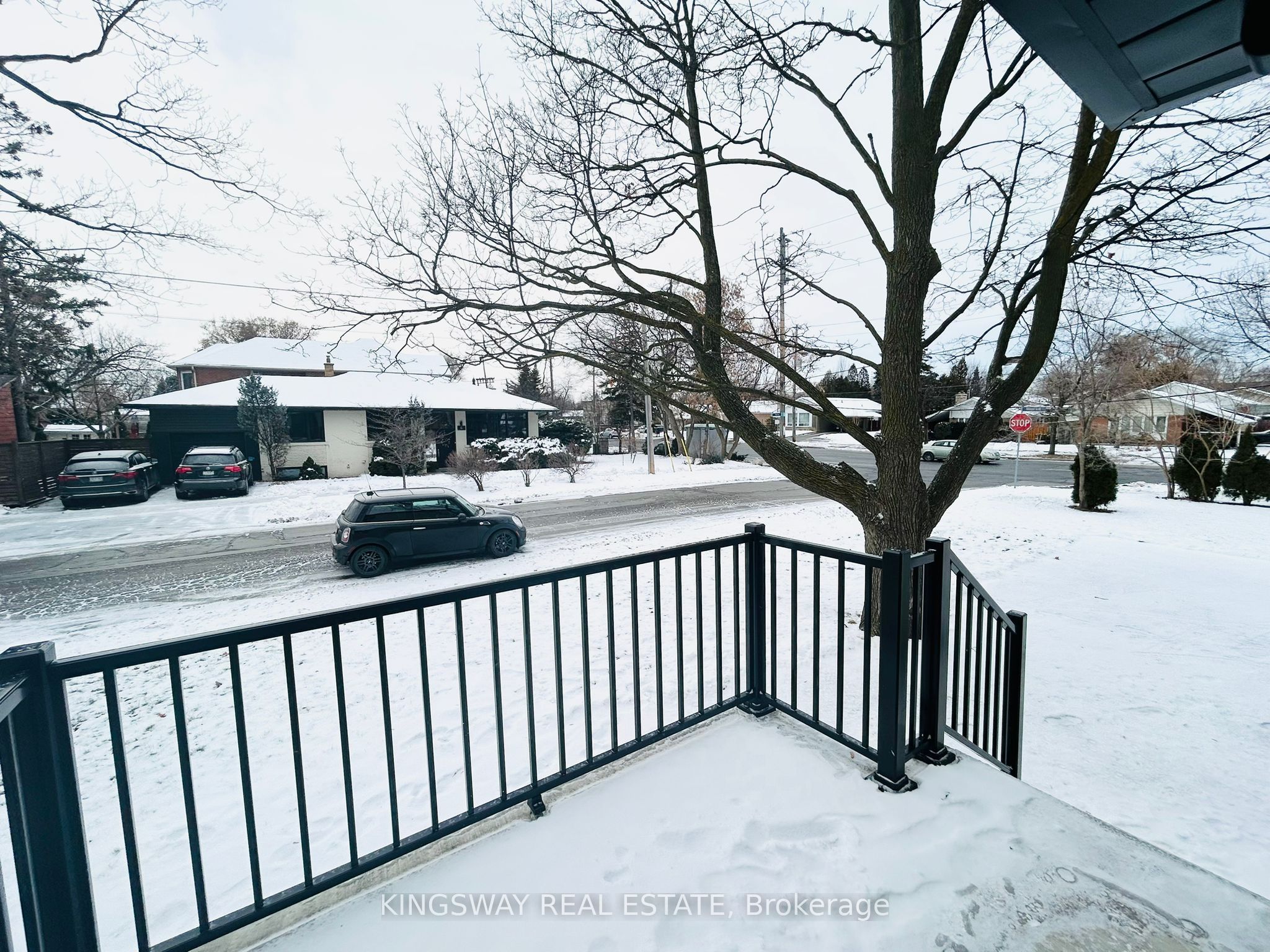 4229 Bloor Street W Main