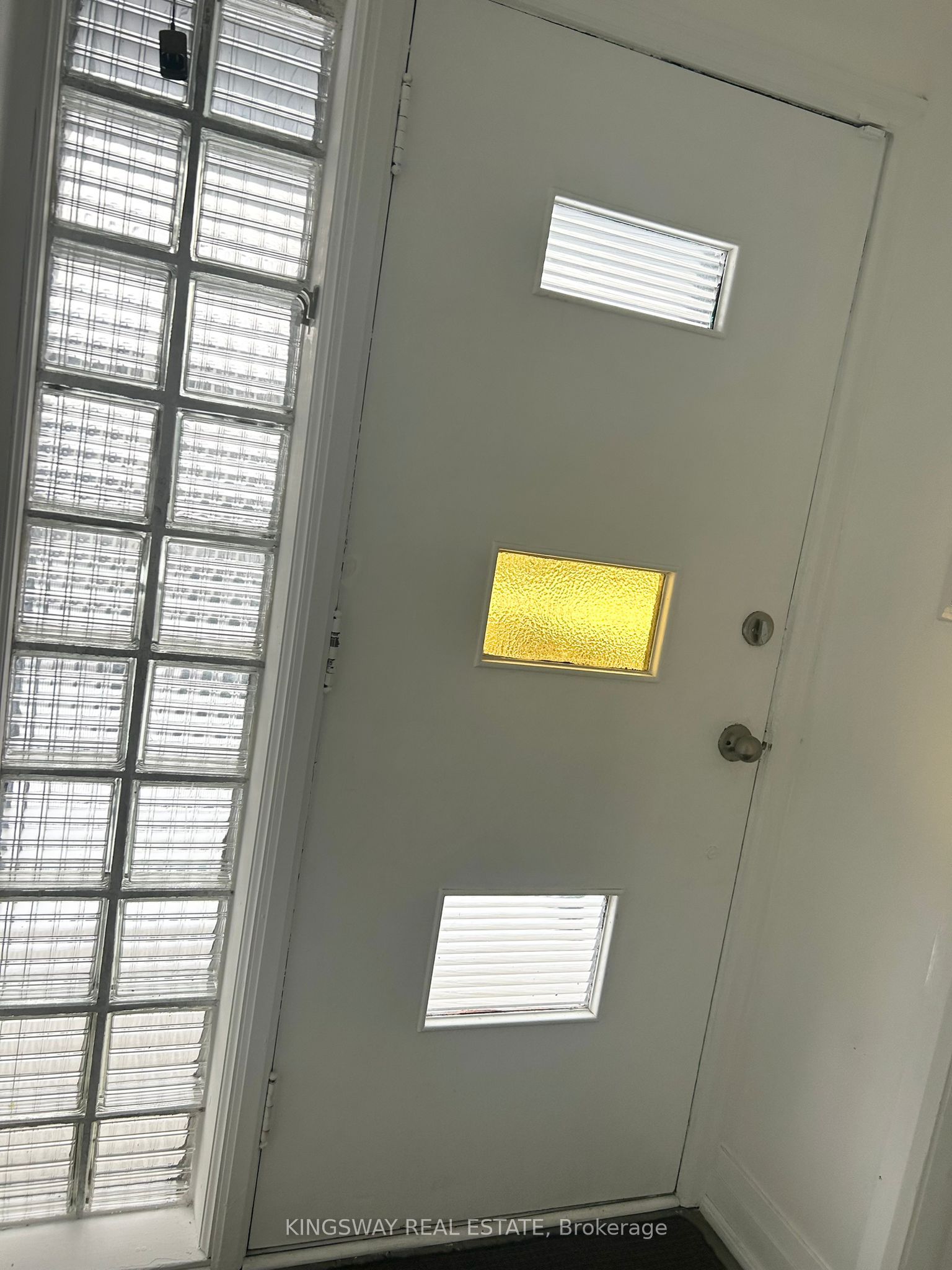 4229 Bloor Street W Main