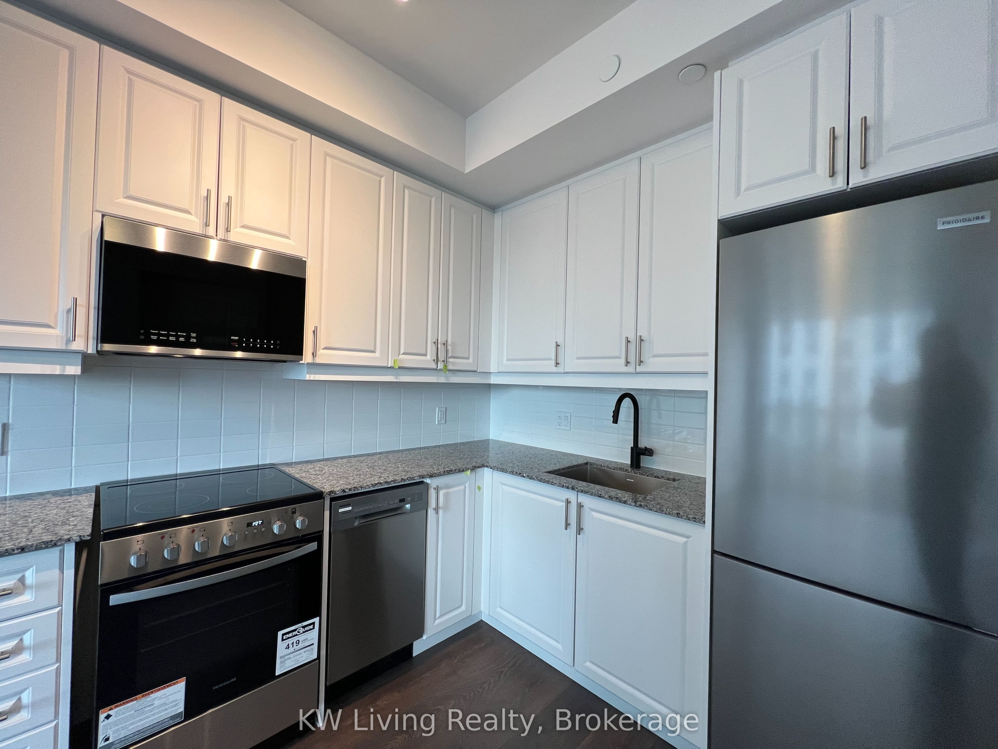 2333 Khalsa Gate 211