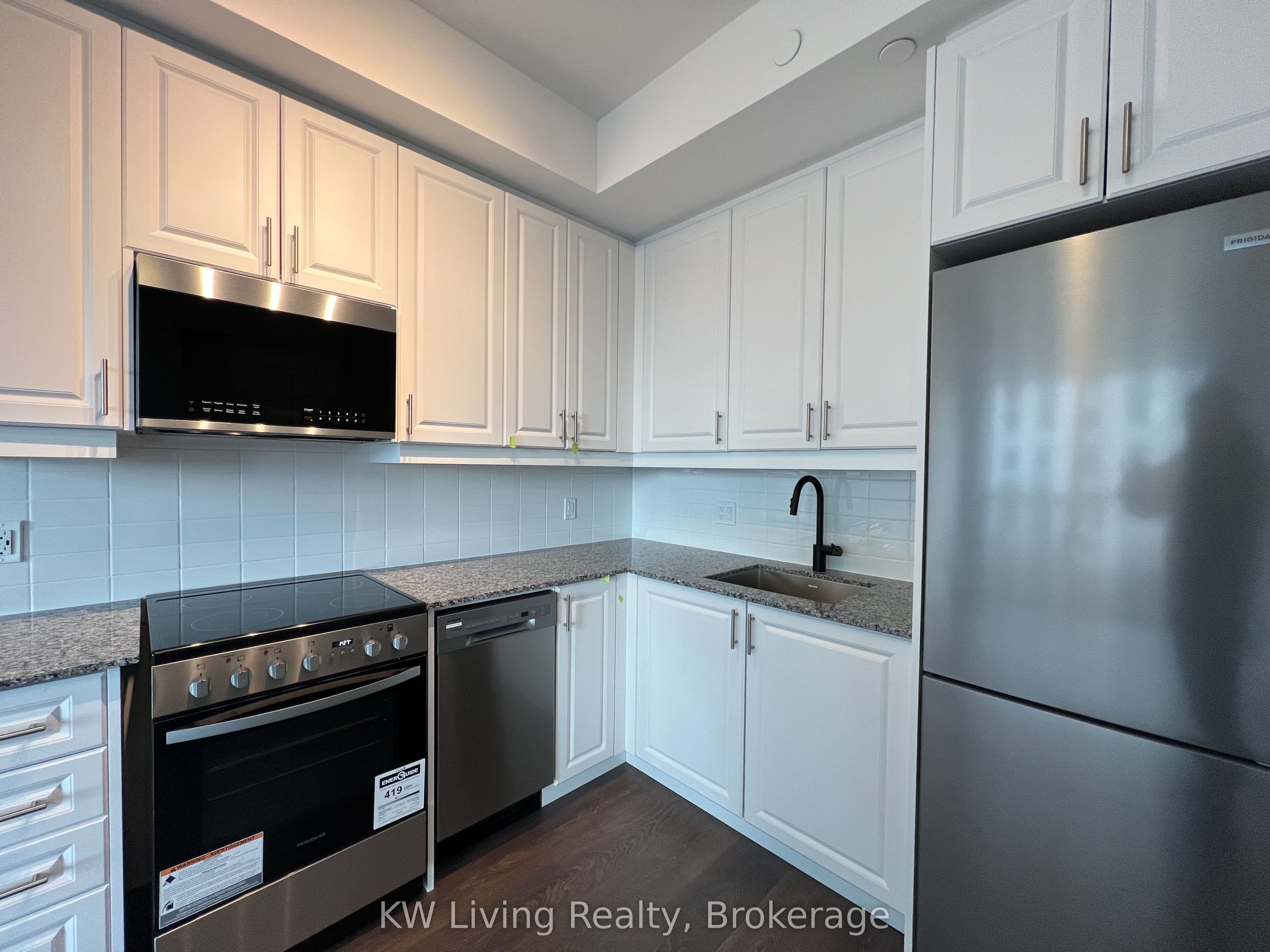 2333 Khalsa Gate 211