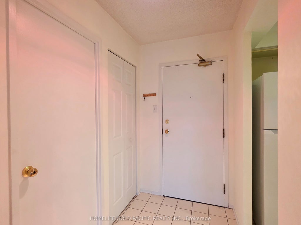 Photo of 117 Gerrard Street E #207, Toronto, ON M5B 2L4 (MLS # C14104100)