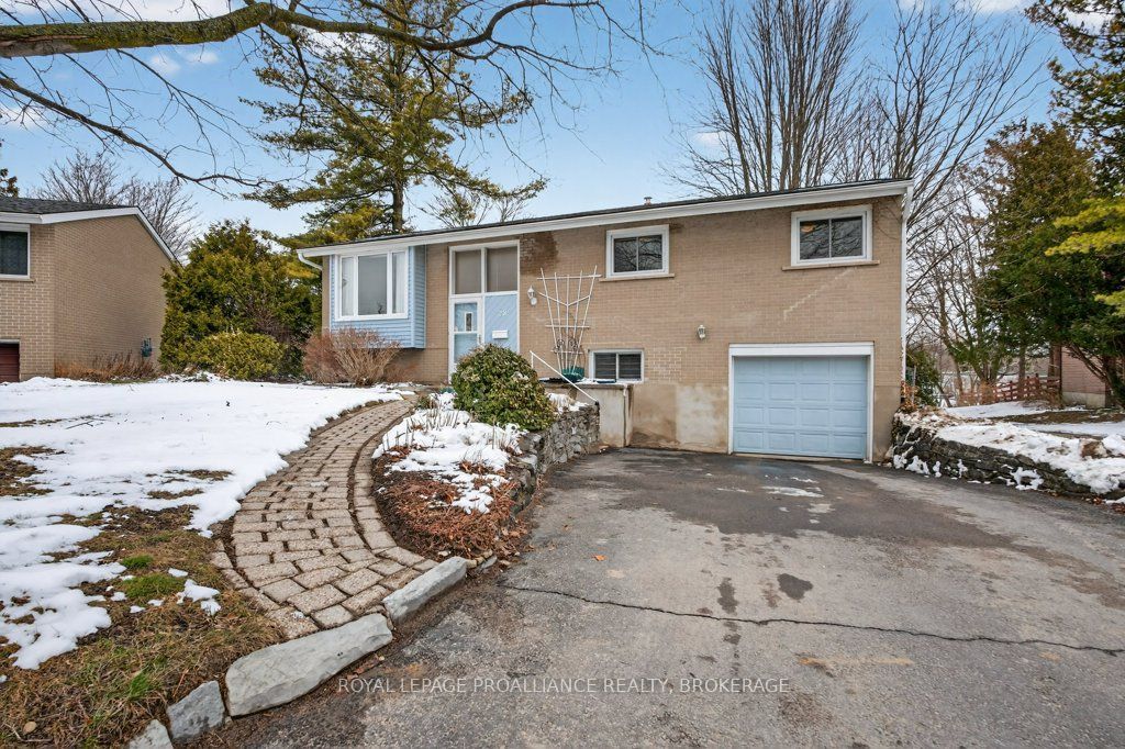 Photo of 28 Pember Place, Kingston, ON K7M 2P7 (MLS # X12908608)