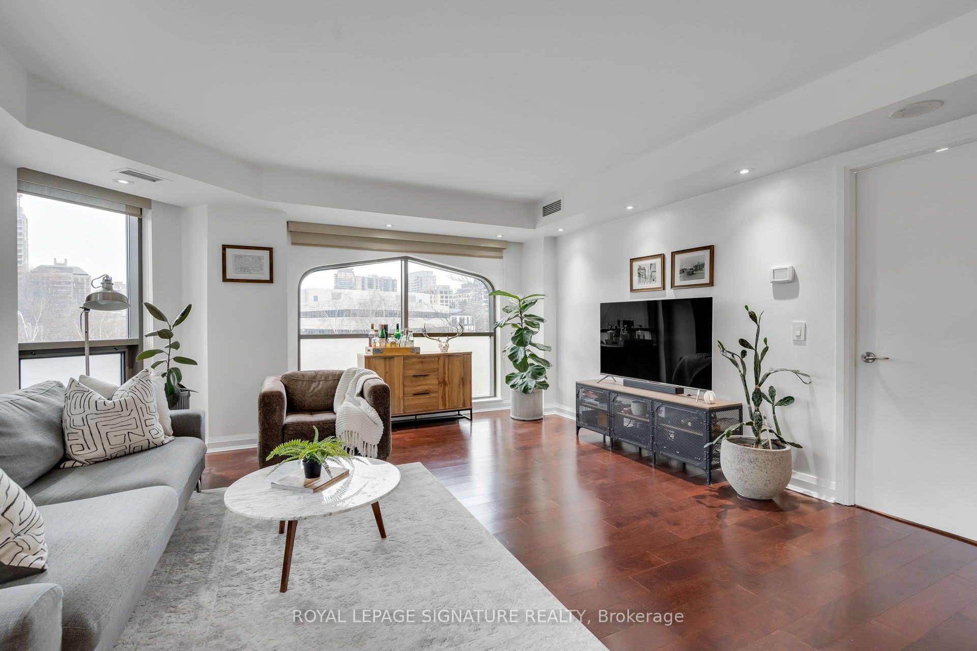 3 McAlpine Street 411