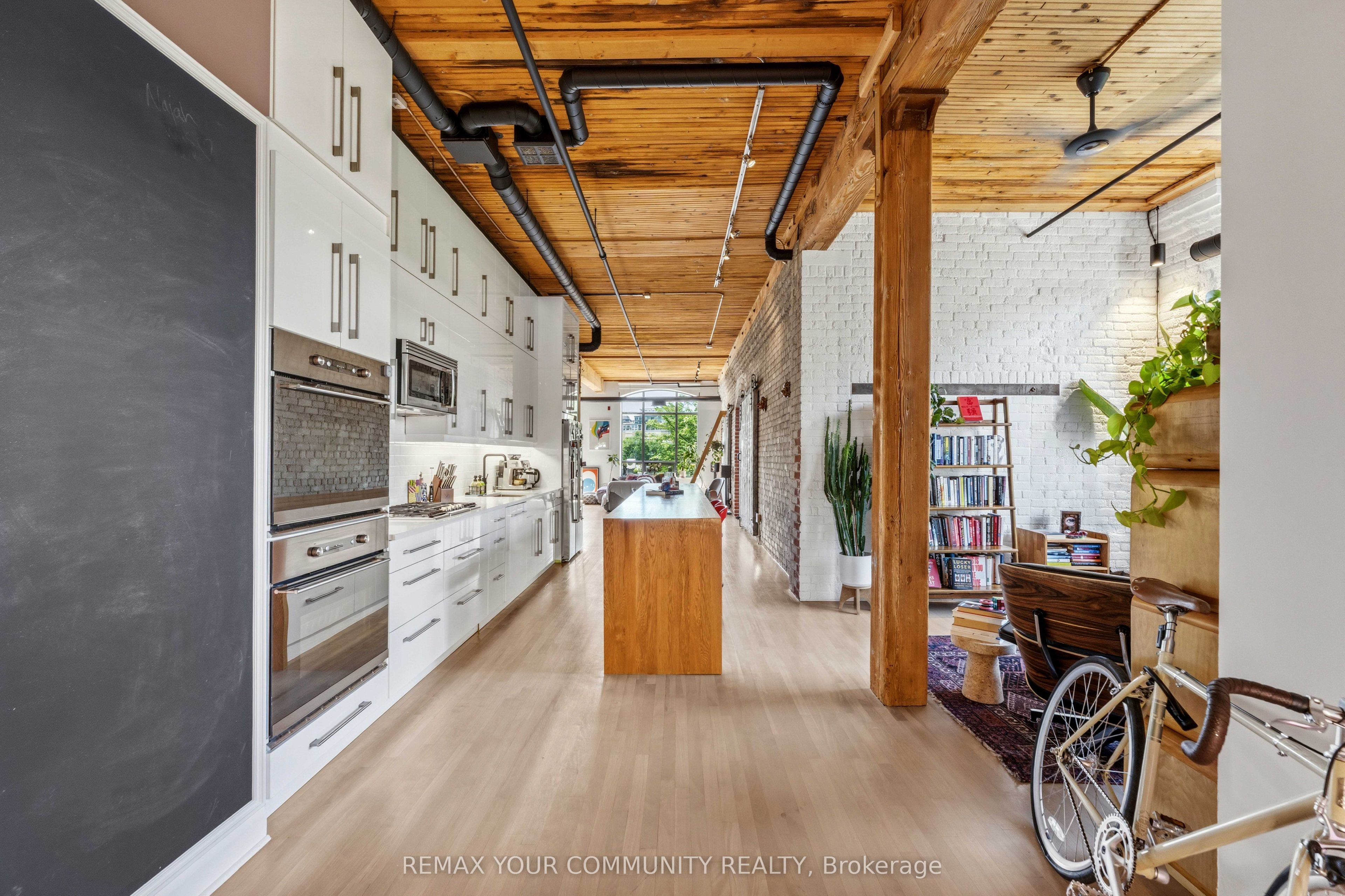 993 Queen Street W 301
