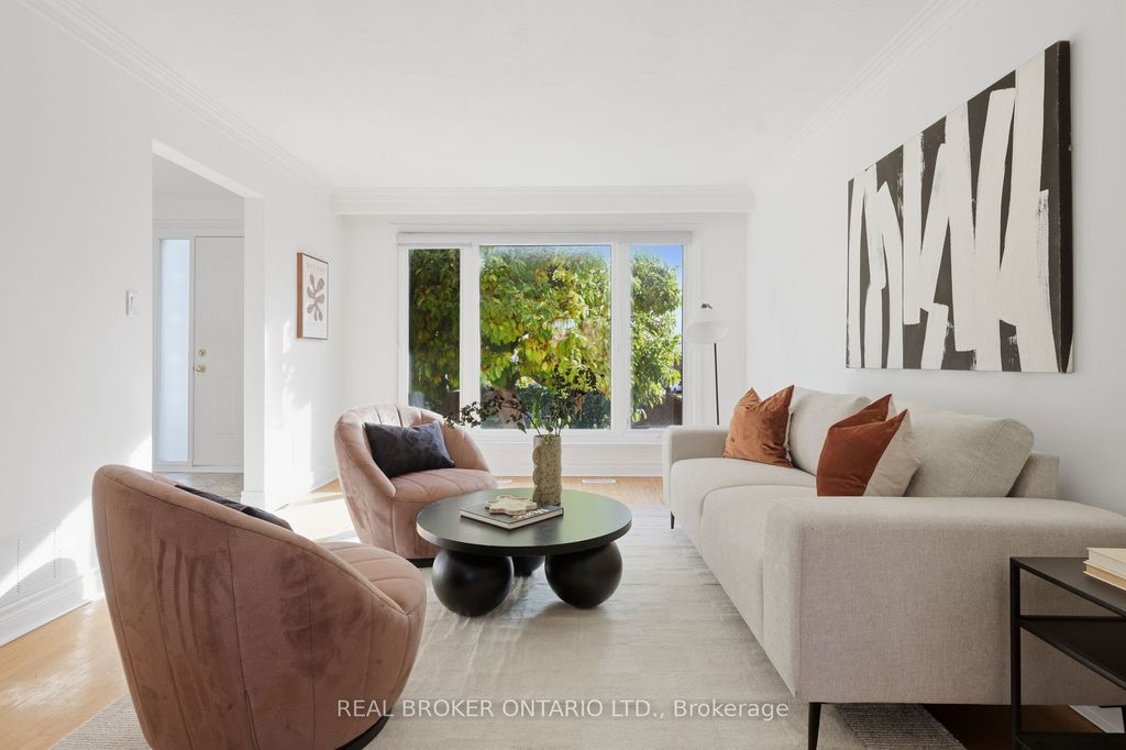 Photo of 1324 Lawrence Avenue W, Toronto, ON M6L 1A7 (MLS # W12555428)